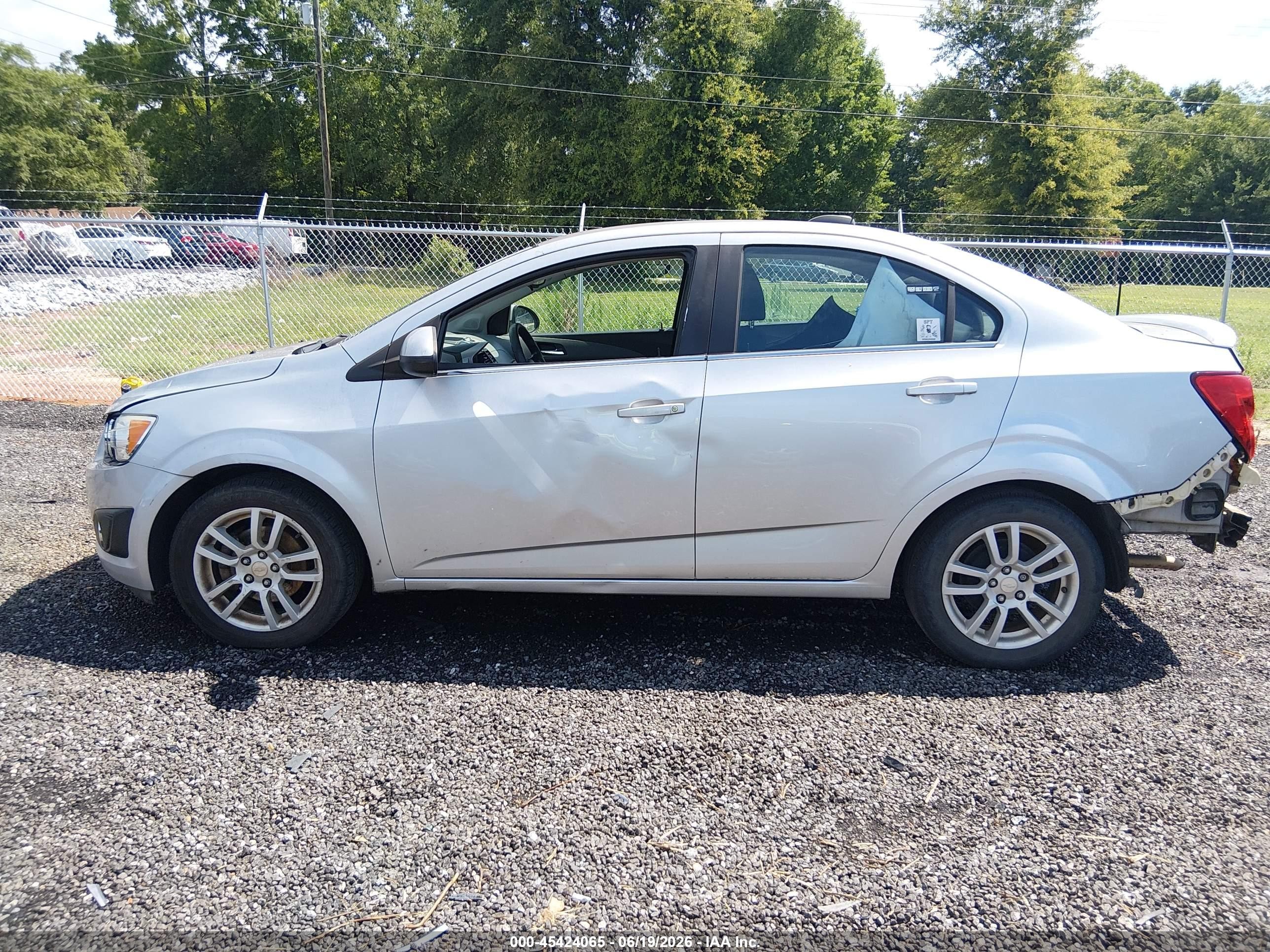 2015 Chevrolet Sonic Lt Auto Серебряный vin: 1G1JC5SH1F4206143
