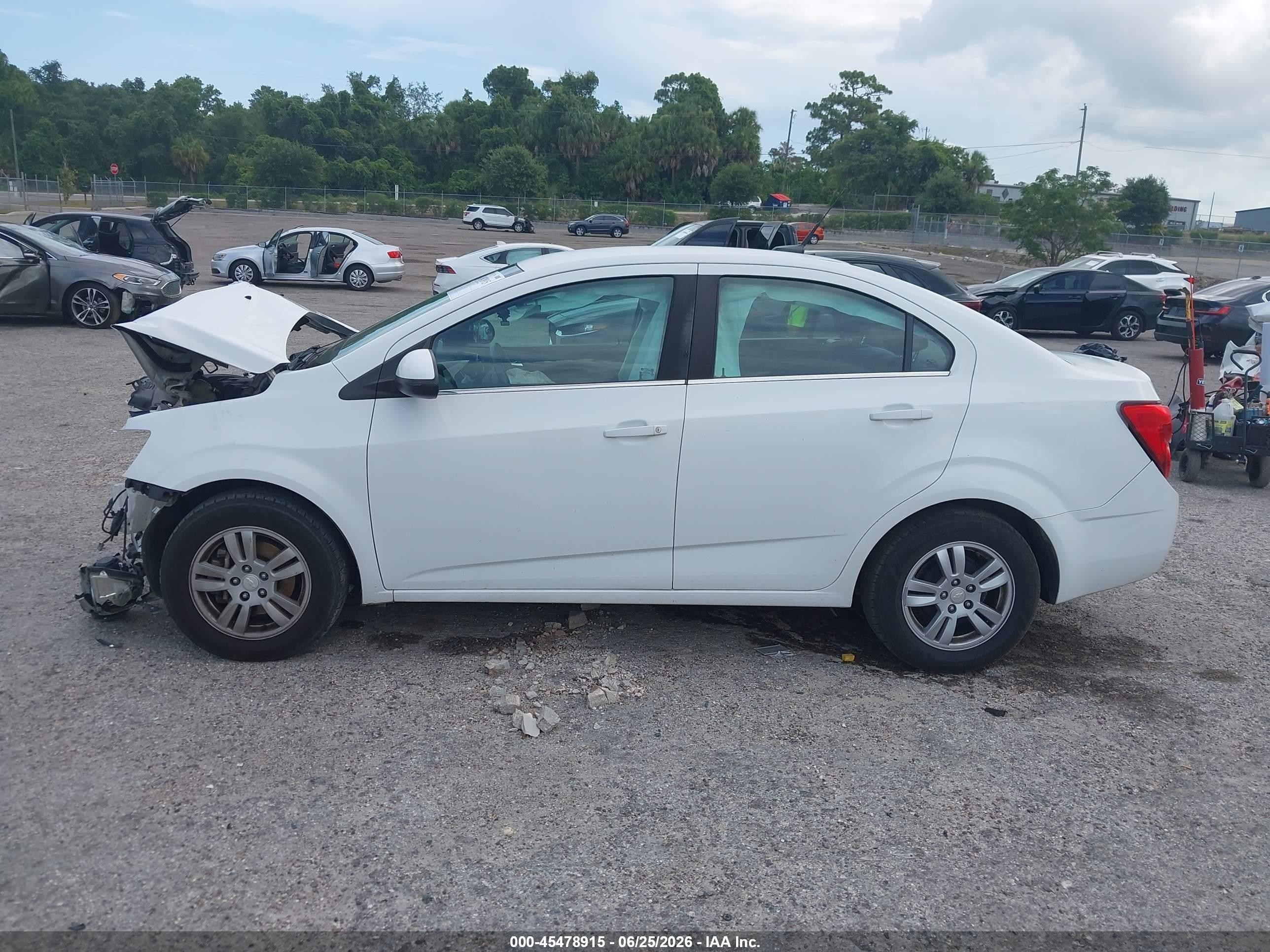 2014 Chevrolet Sonic Lt Auto White vin: 1G1JC5SH2E4103568