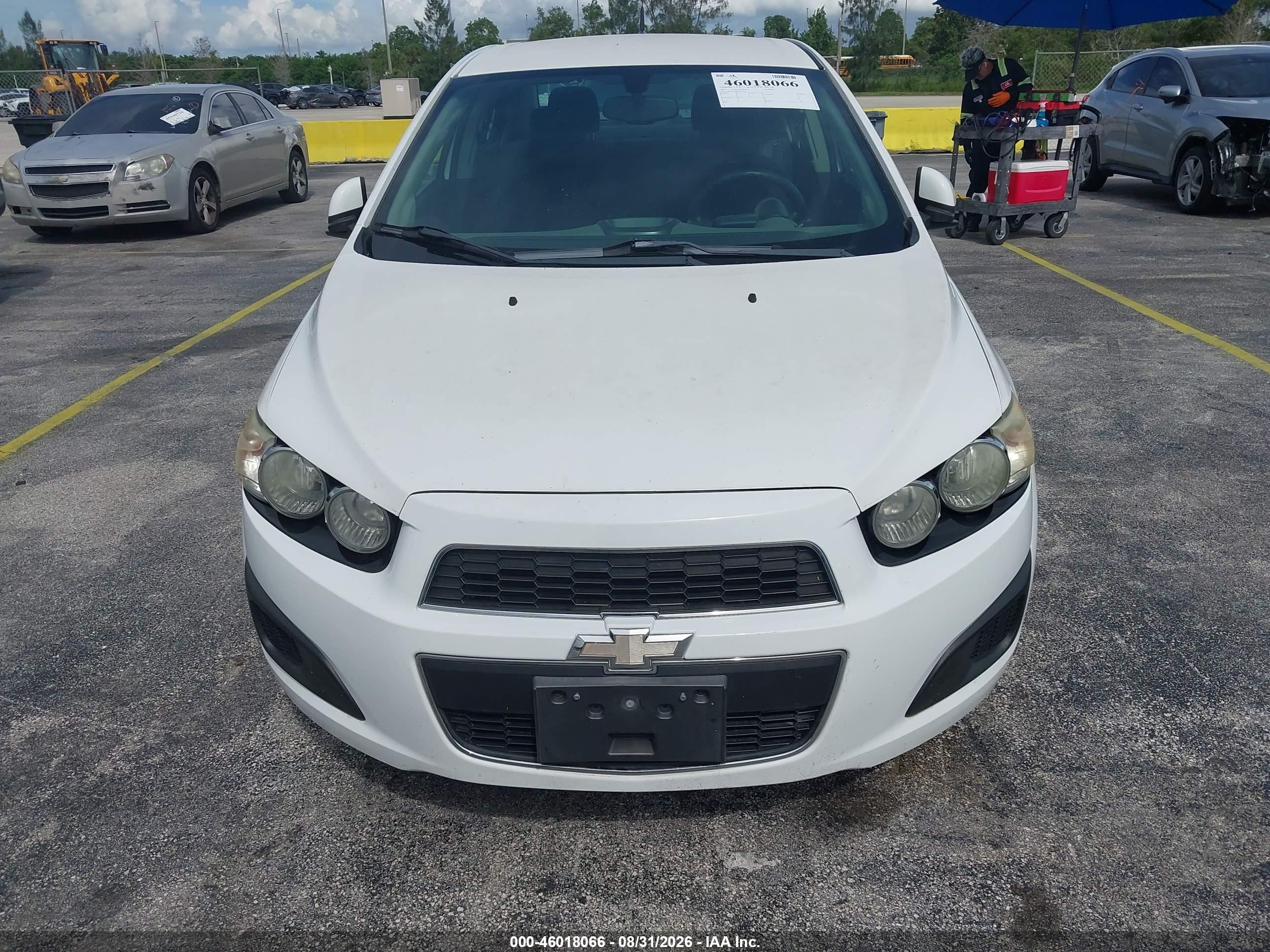 2014 Chevrolet Sonic Lt Auto White vin: 1G1JC5SH2E4215223