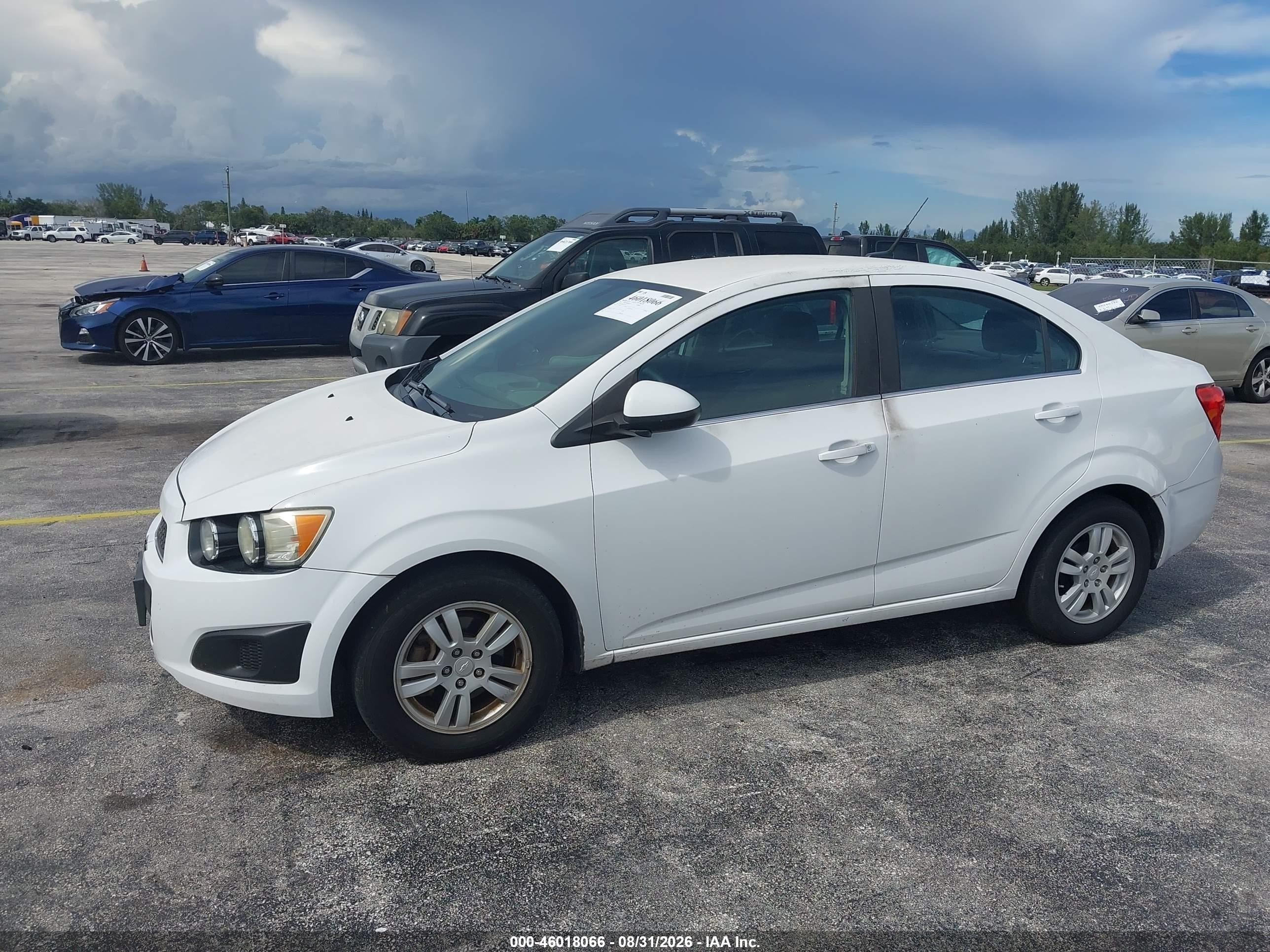 2014 Chevrolet Sonic Lt Auto White vin: 1G1JC5SH2E4215223