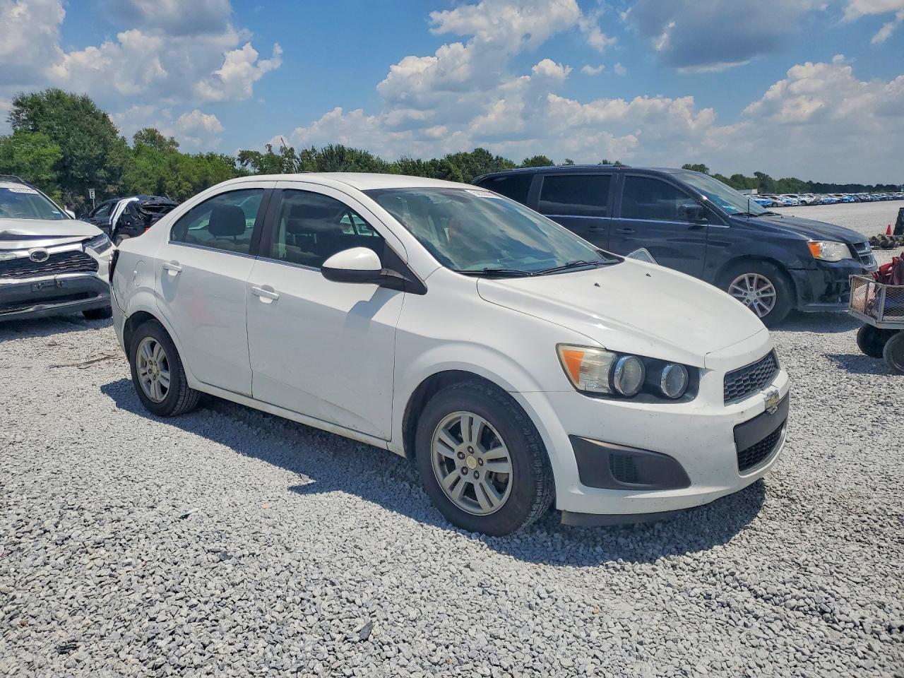 2015 Chevrolet Sonic Lt White vin: 1G1JC5SH2F4174870