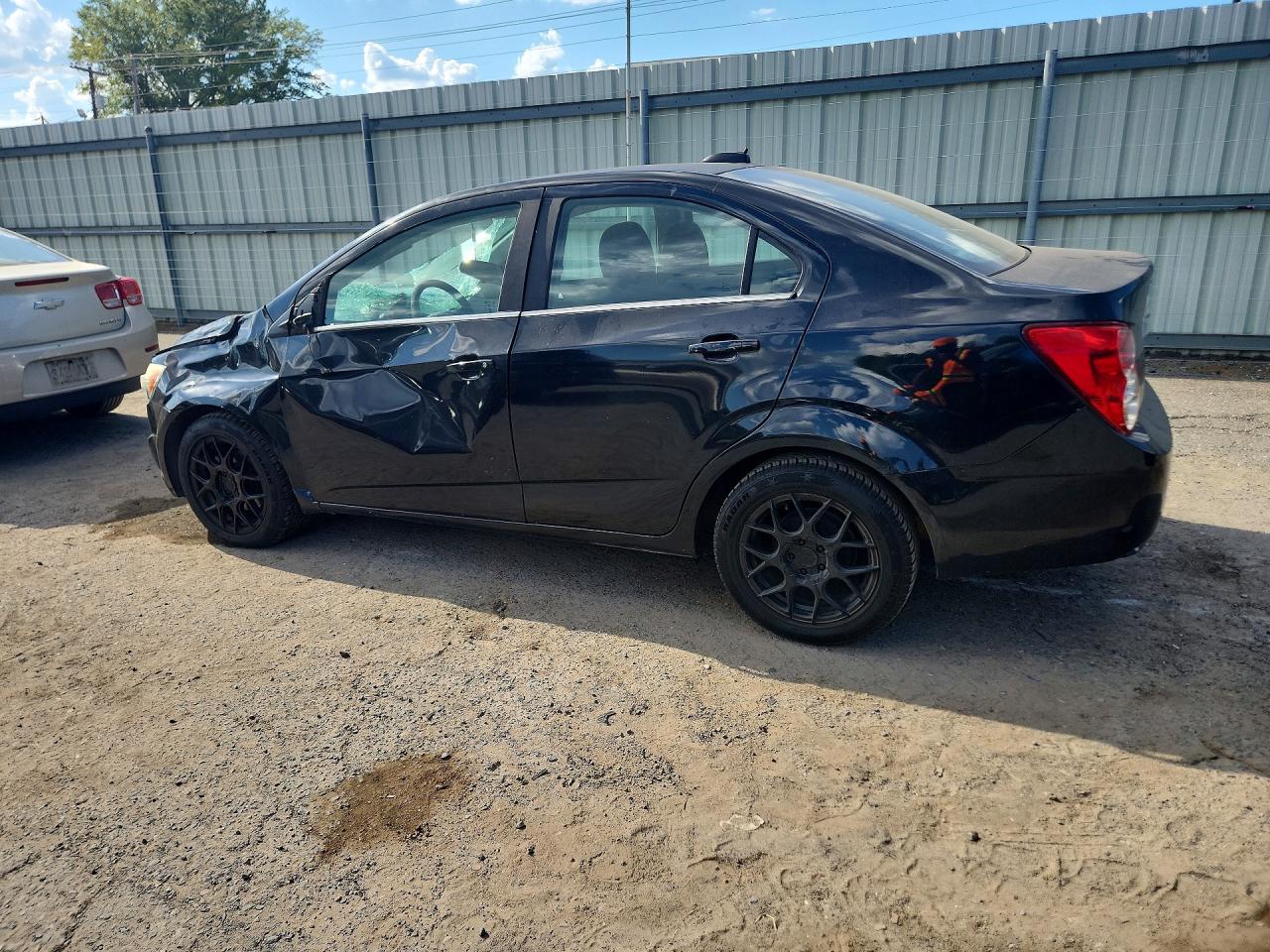 2015 Chevrolet Sonic Lt Черный vin: 1G1JC5SH2F4215191