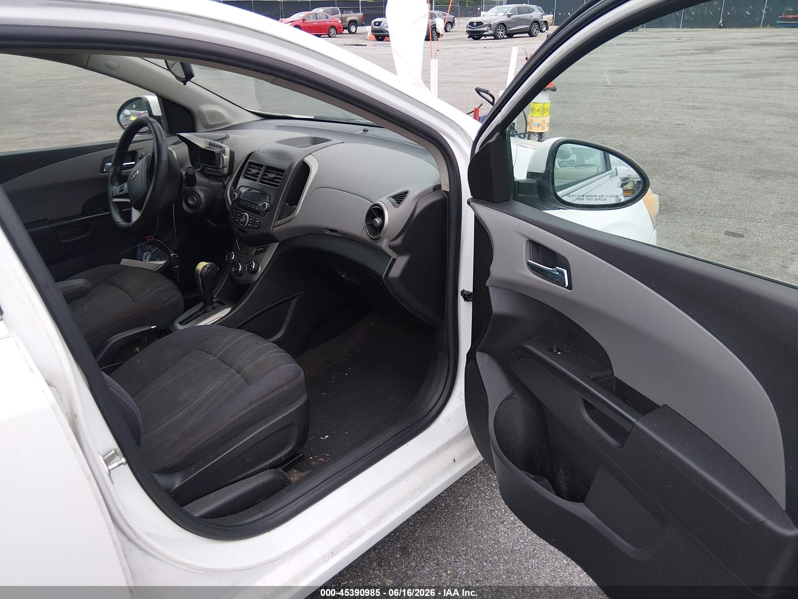 2014 Chevrolet Sonic Lt Auto White vin: 1G1JC5SH3E4177906
