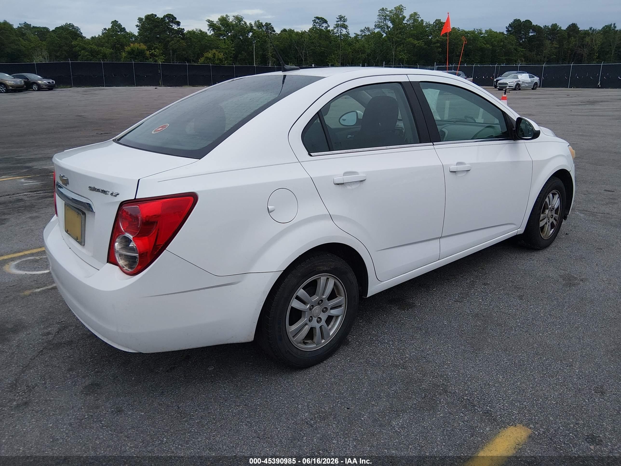 2014 Chevrolet Sonic Lt Auto White vin: 1G1JC5SH3E4177906
