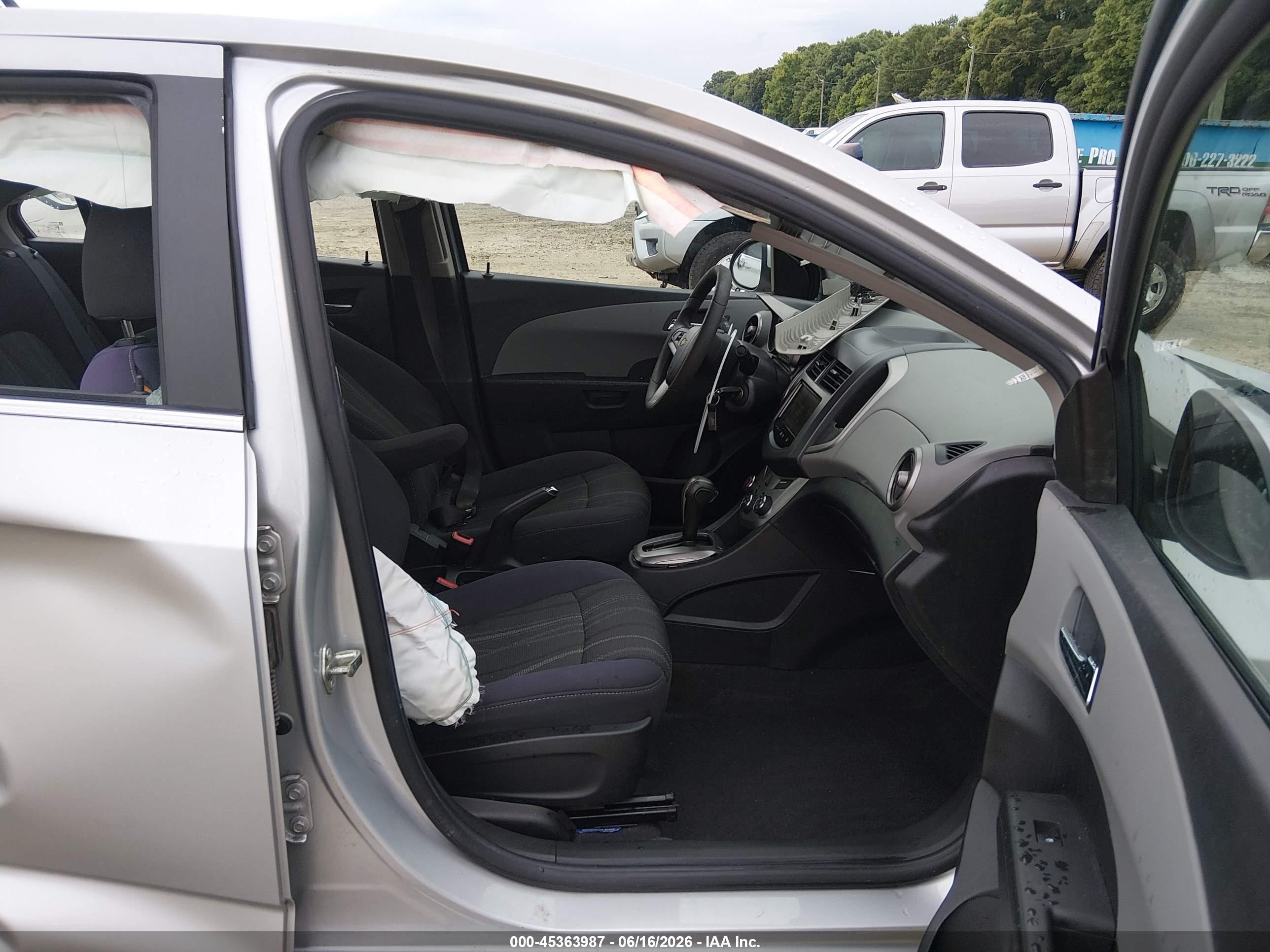 2014 Chevrolet Sonic Lt Auto Silver vin: 1G1JC5SH3E4187108