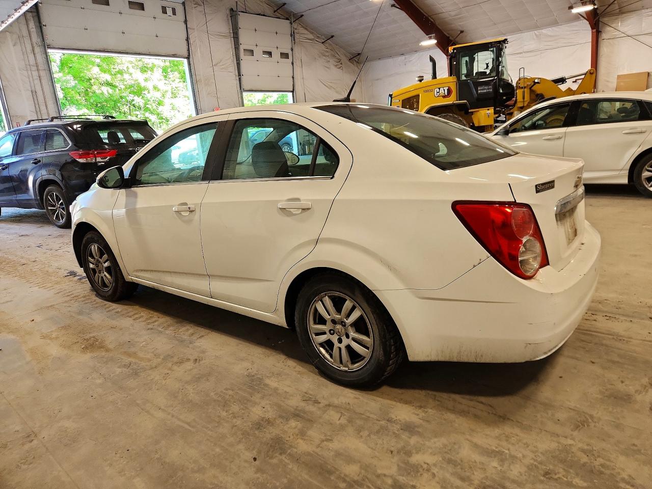 2014 Chevrolet Sonic Lt White vin: 1G1JC5SH4E4164873