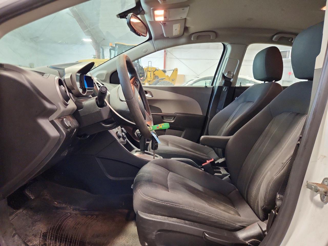 2014 Chevrolet Sonic Lt White vin: 1G1JC5SH4E4164873