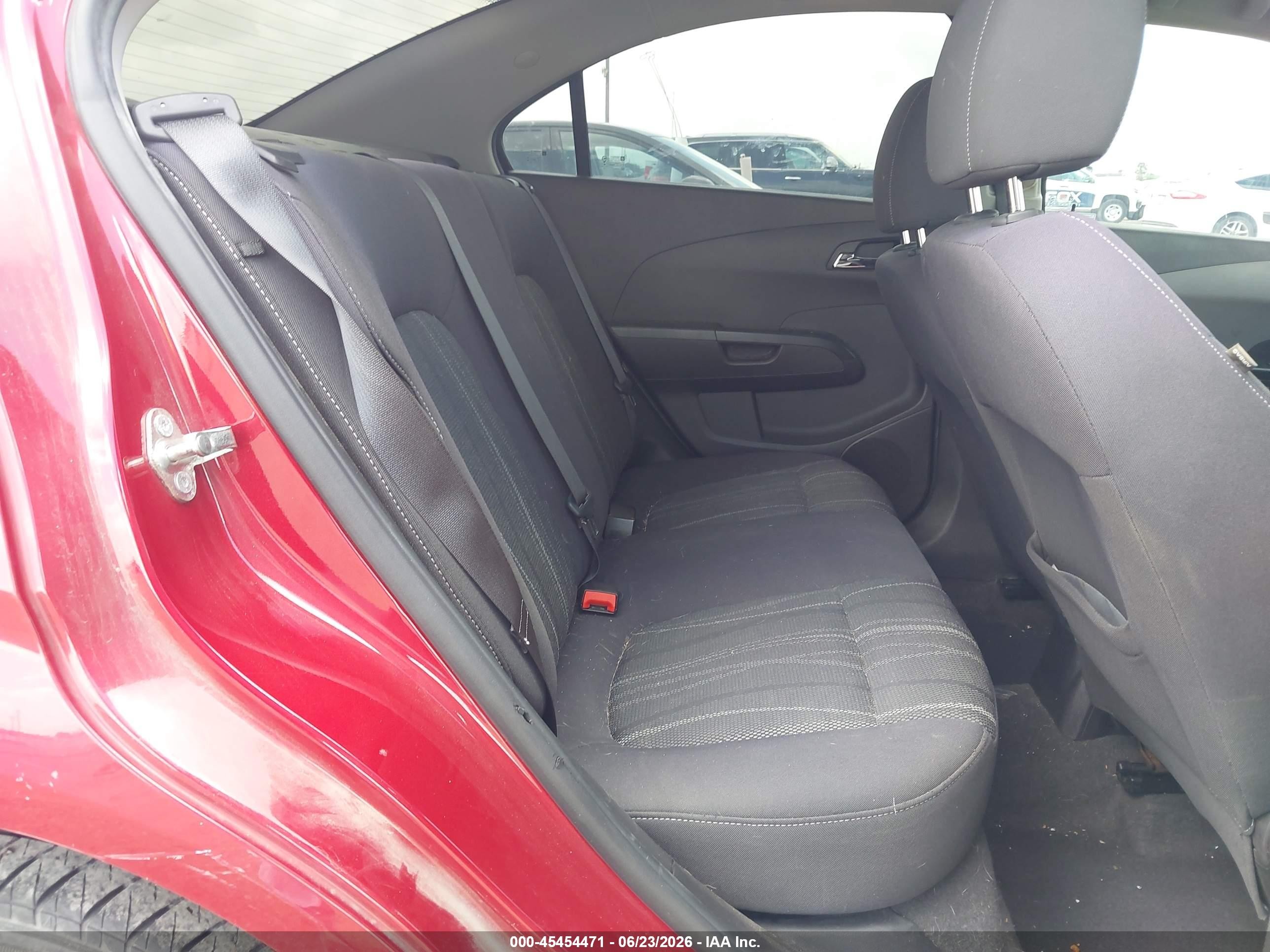2015 Chevrolet Sonic Lt Auto Burgundy vin: 1G1JC5SH4F4133754