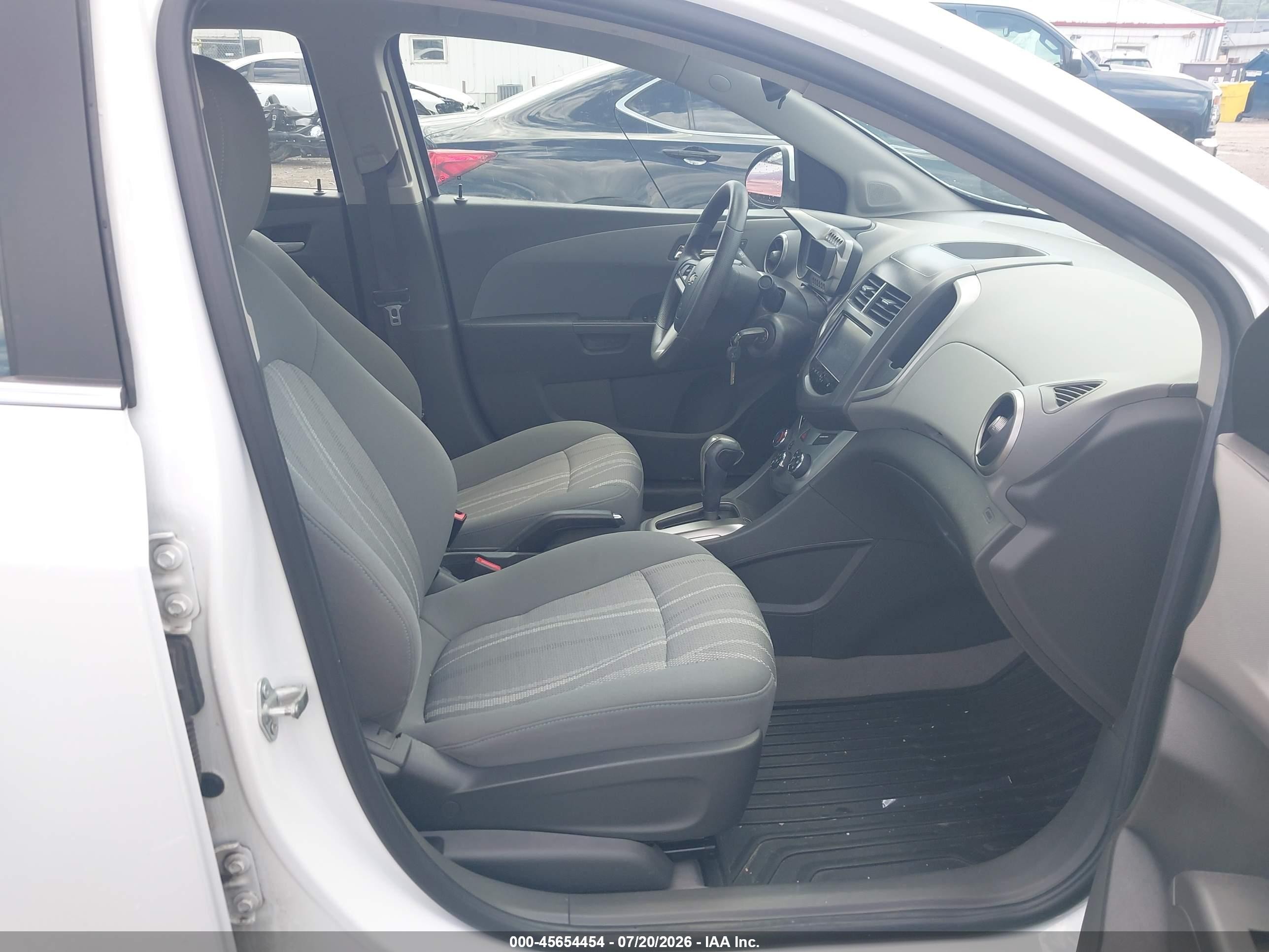 2015 Chevrolet Sonic Lt Auto White vin: 1G1JC5SH4F4209263