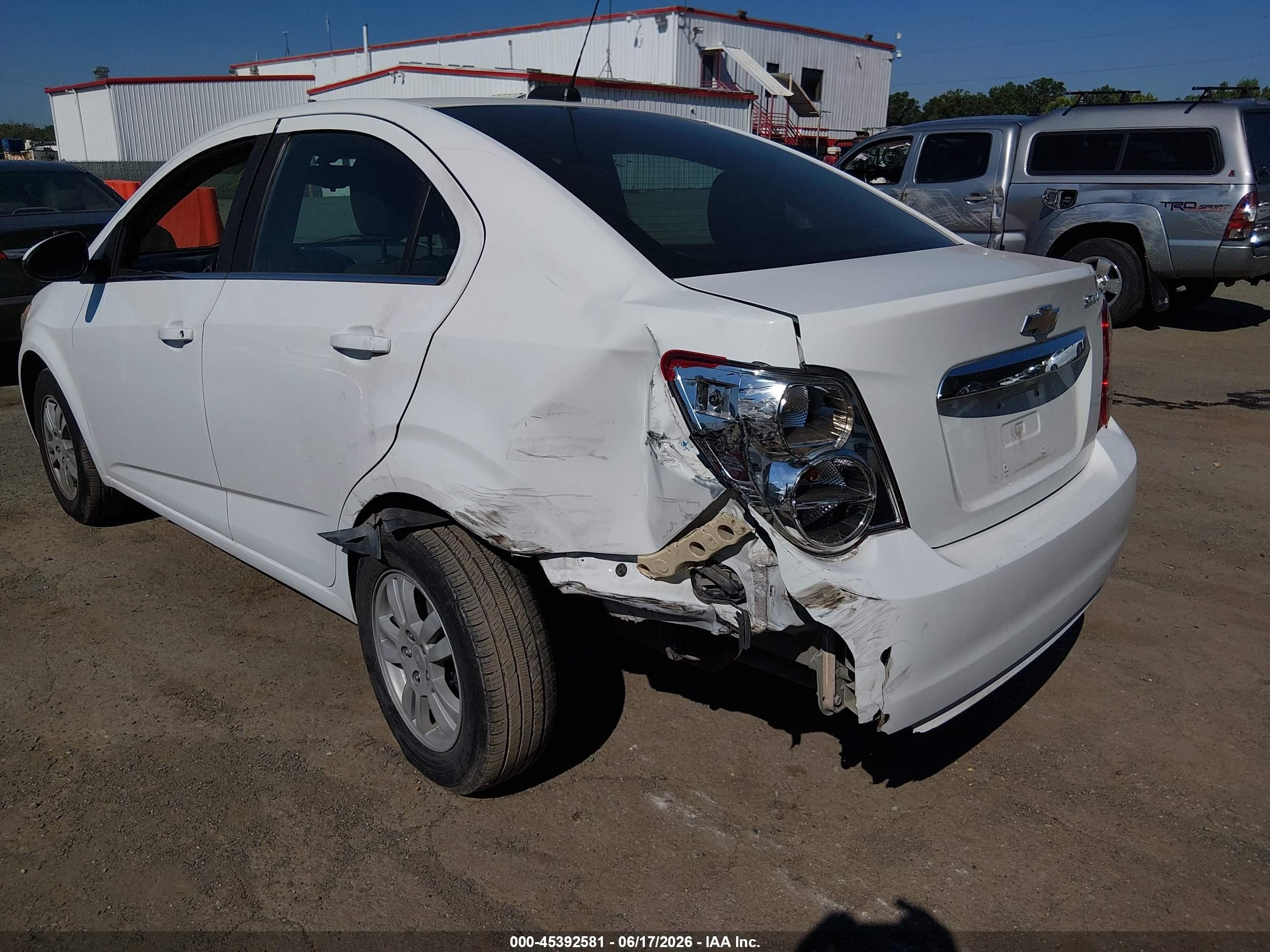 2015 Chevrolet Sonic Lt Auto White vin: 1G1JC5SH4F4209313