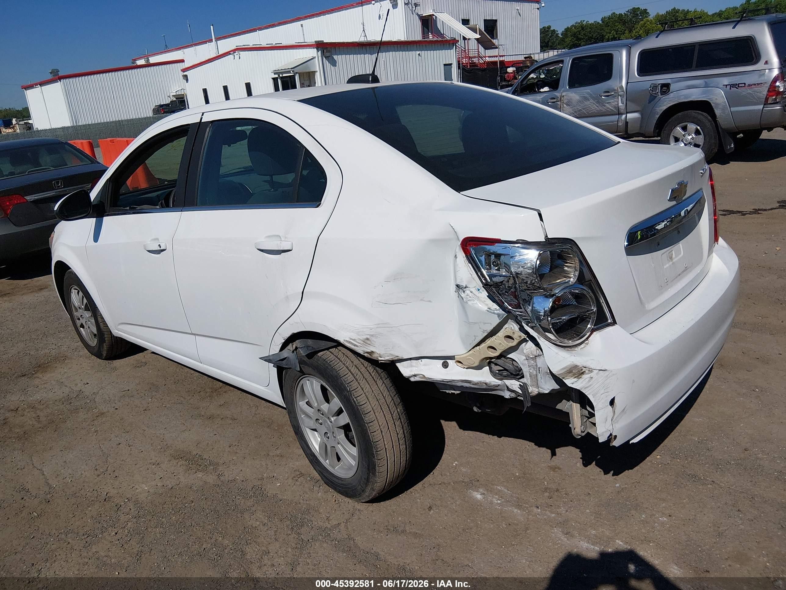 2015 Chevrolet Sonic Lt Auto White vin: 1G1JC5SH4F4209313