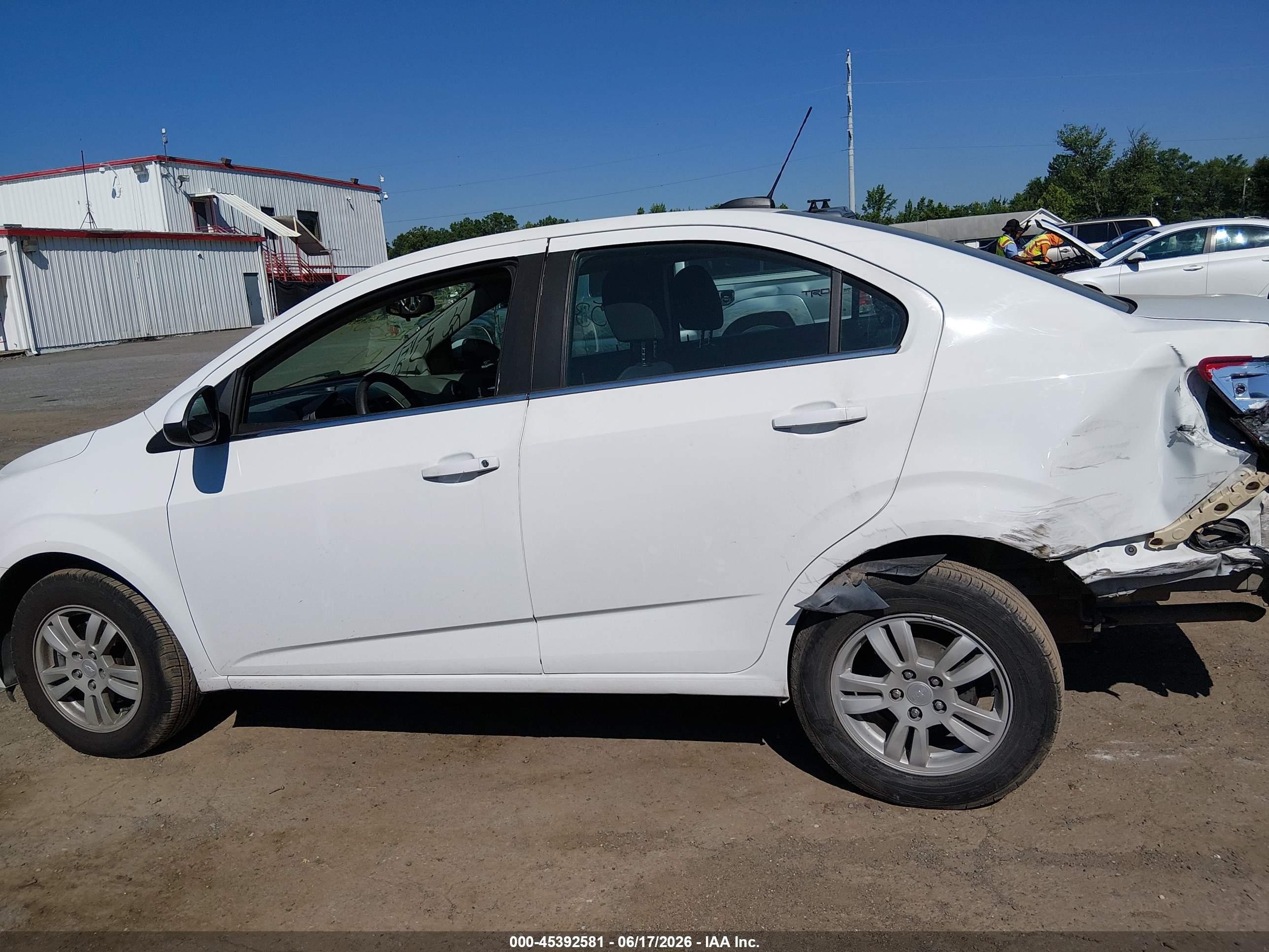 2015 Chevrolet Sonic Lt Auto White vin: 1G1JC5SH4F4209313