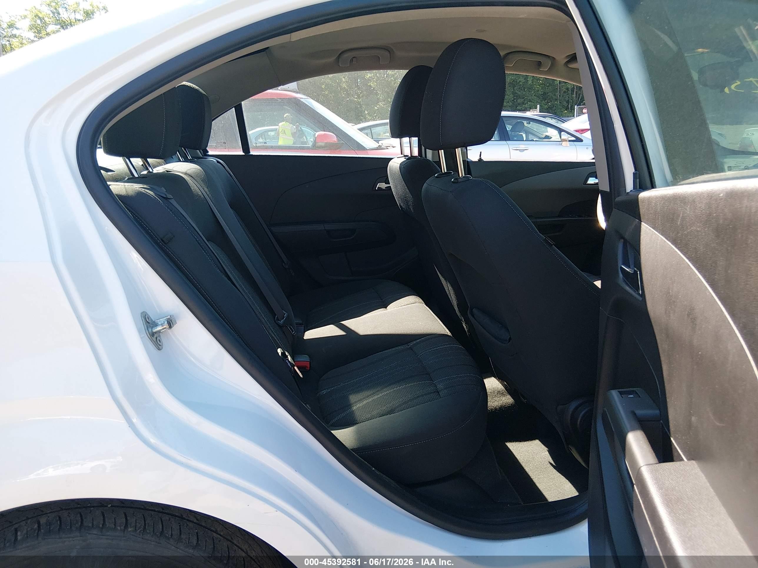 2015 Chevrolet Sonic Lt Auto White vin: 1G1JC5SH4F4209313
