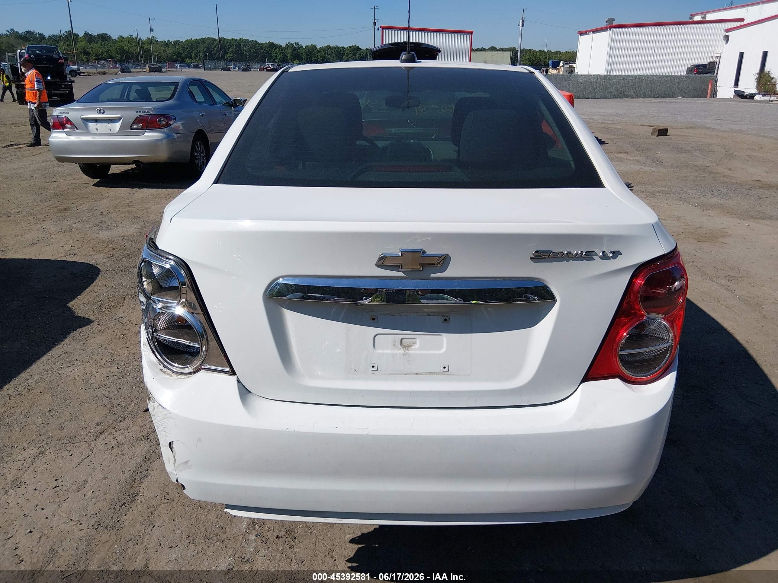 2015 Chevrolet Sonic Lt Auto White vin: 1G1JC5SH4F4209313