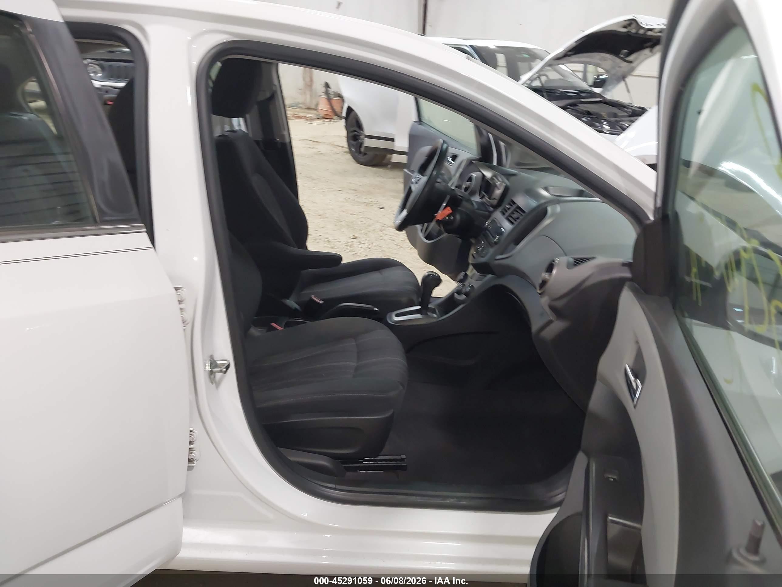 2012 Chevrolet Sonic 2lt White vin: 1G1JC5SH5C4136867