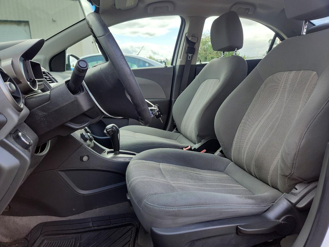 2012 Chevrolet Sonic Lt White vin: 1G1JC5SH5C4155046