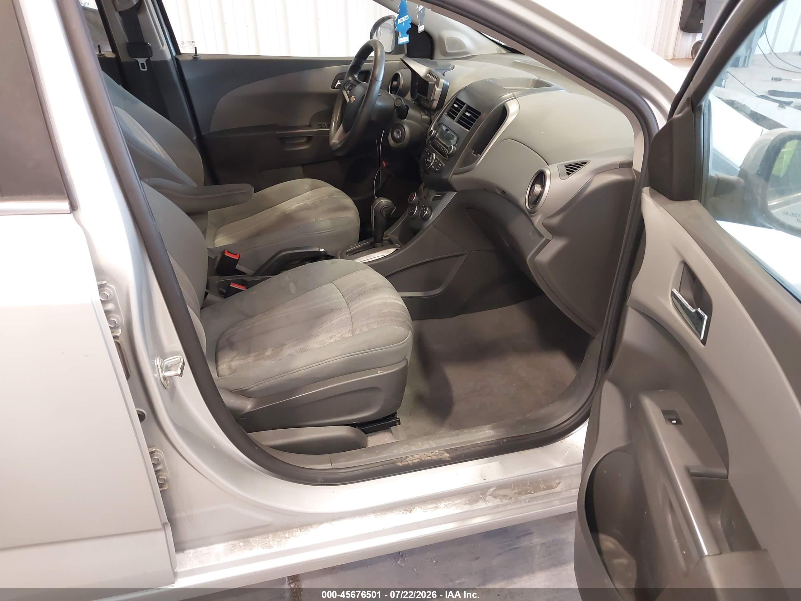 2014 Chevrolet Sonic Lt Auto Silver vin: 1G1JC5SH5E4101460