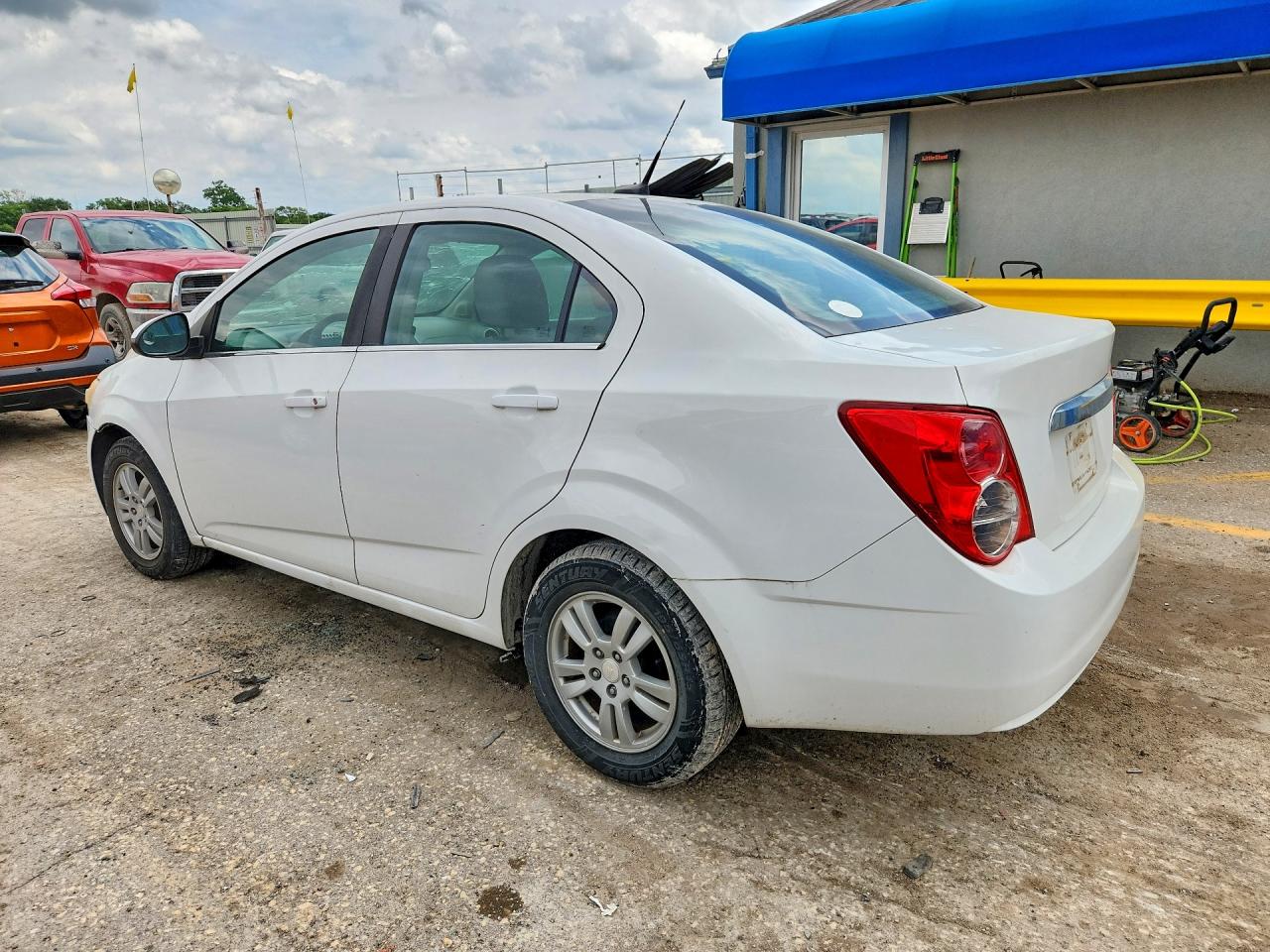 2014 Chevrolet Sonic Lt White vin: 1G1JC5SH5E4208718