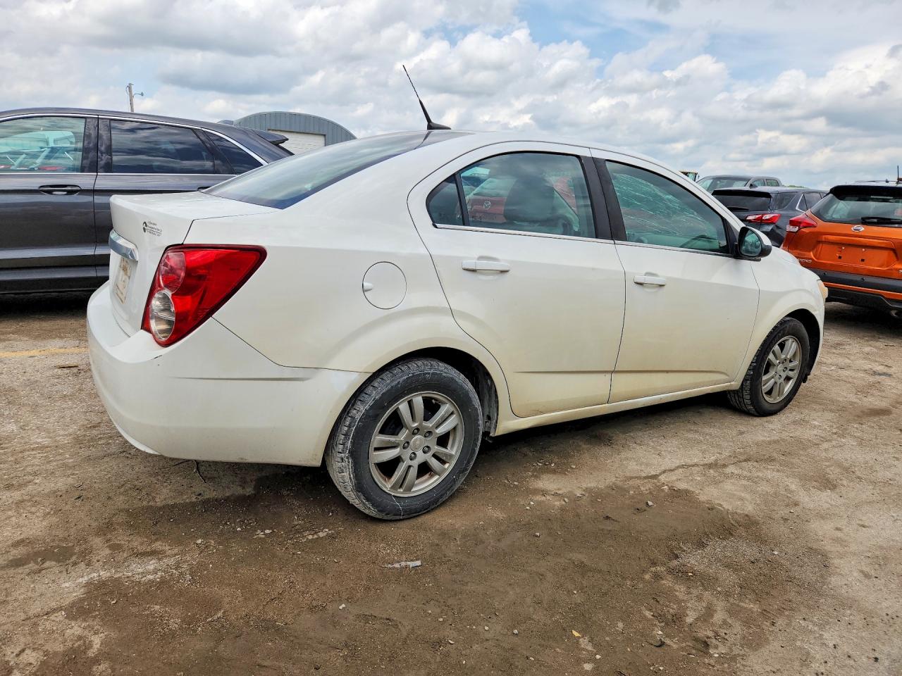 2014 Chevrolet Sonic Lt White vin: 1G1JC5SH5E4208718