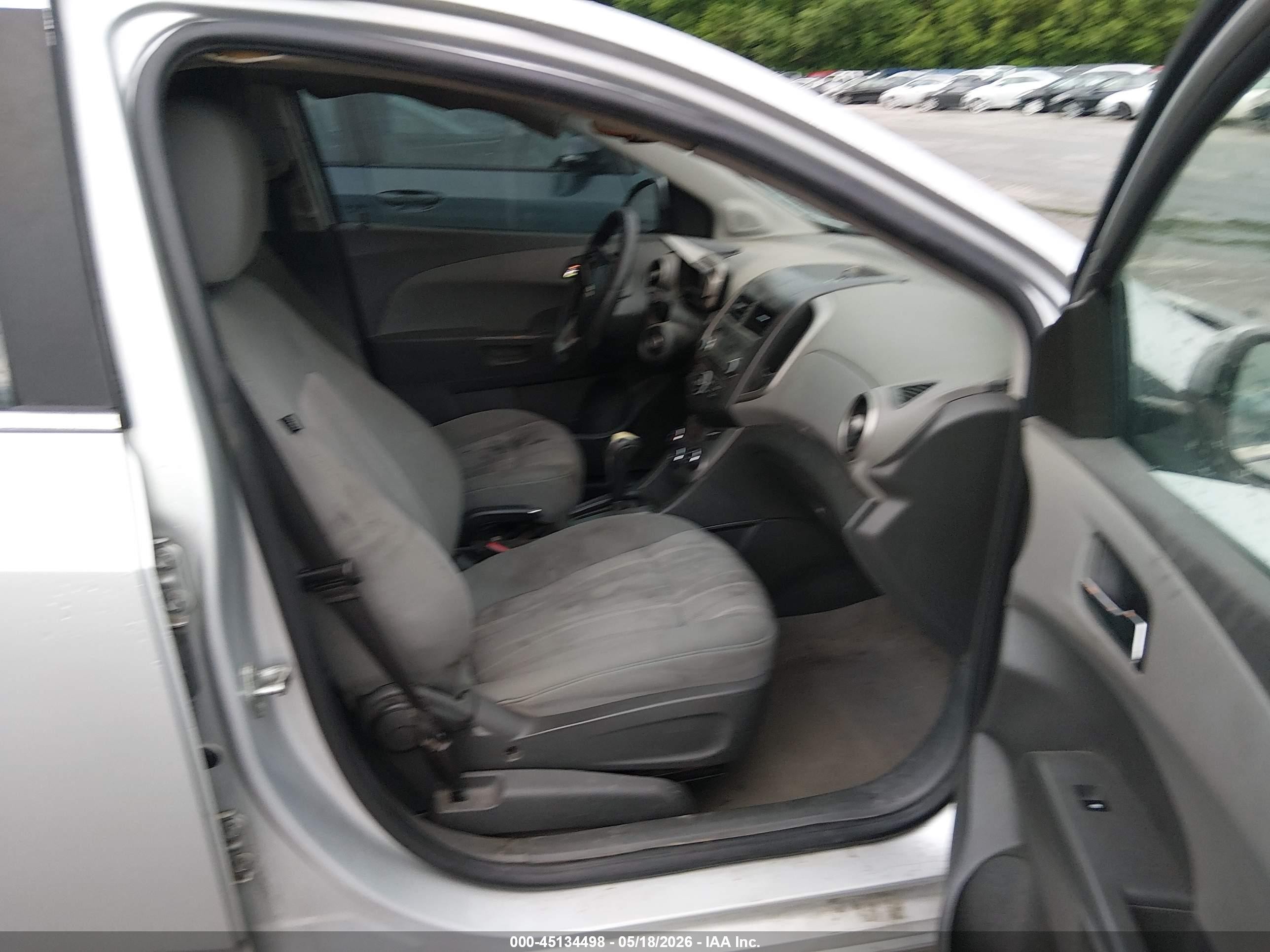 2015 Chevrolet Sonic Lt Auto Серебряный vin: 1G1JC5SH5F4119183
