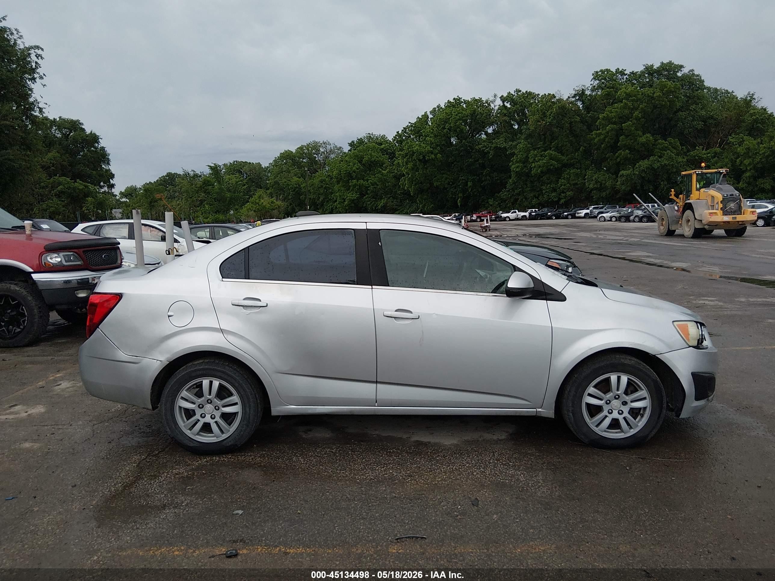 2015 Chevrolet Sonic Lt Auto Серебряный vin: 1G1JC5SH5F4119183