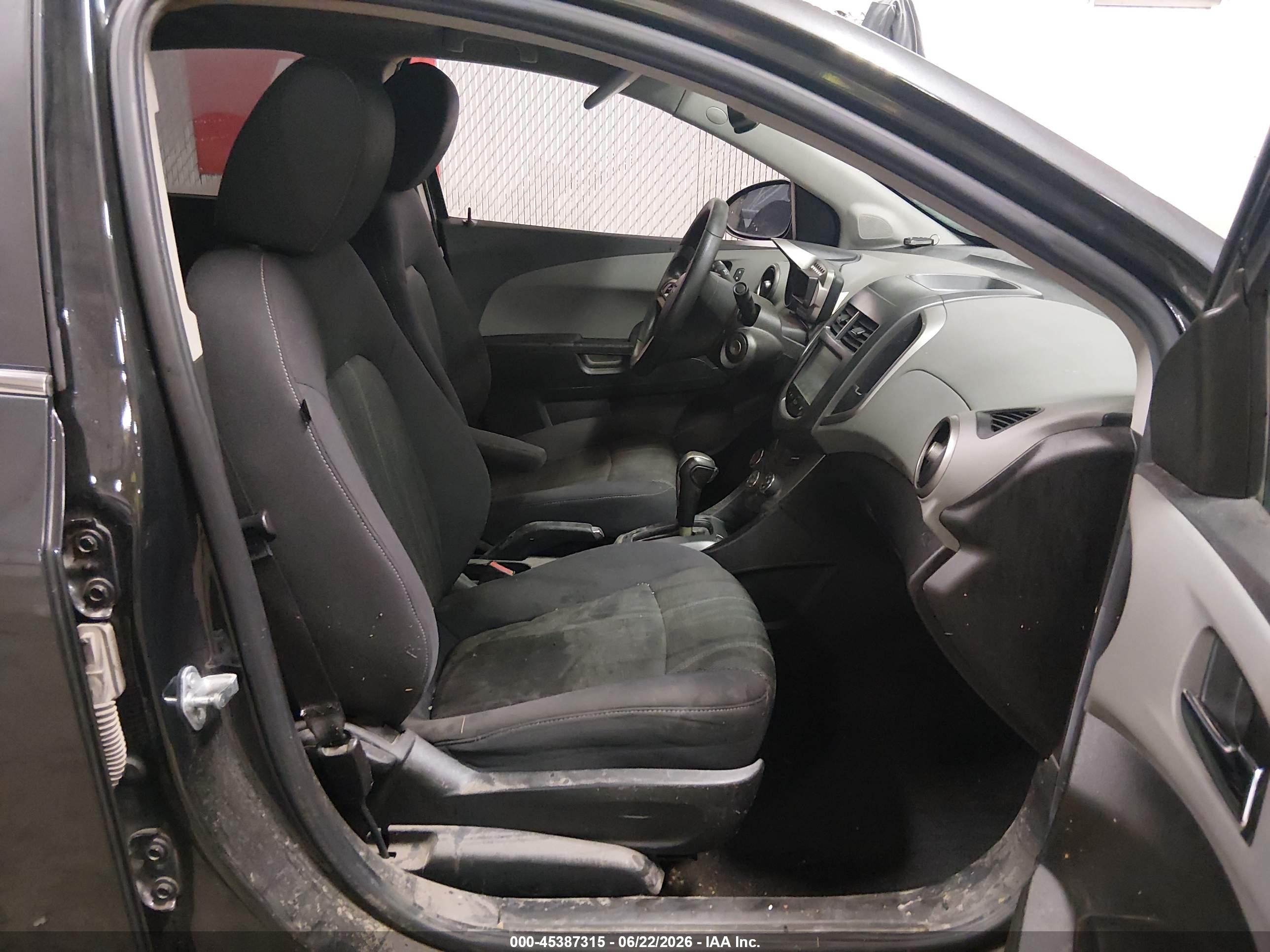 2015 Chevrolet Sonic Lt Auto Gray vin: 1G1JC5SH5F4184955
