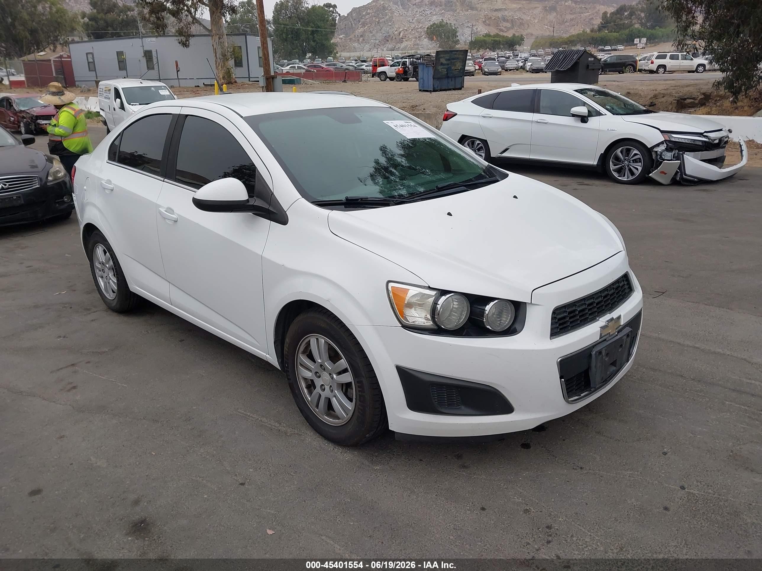 2013 Chevrolet Sonic Lt Auto White vin: 1G1JC5SH6D4220472