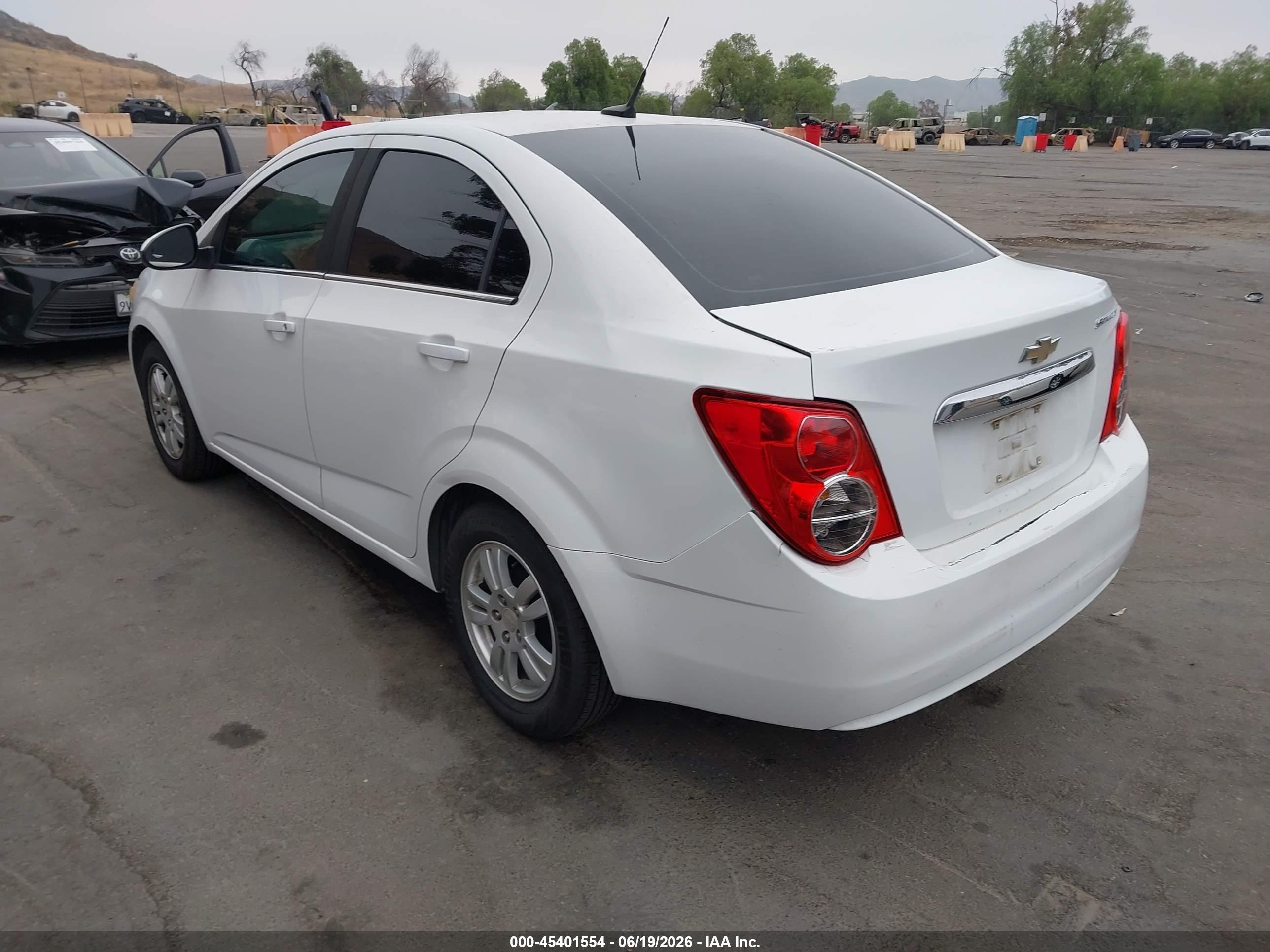 2013 Chevrolet Sonic Lt Auto Белый vin: 1G1JC5SH6D4220472
