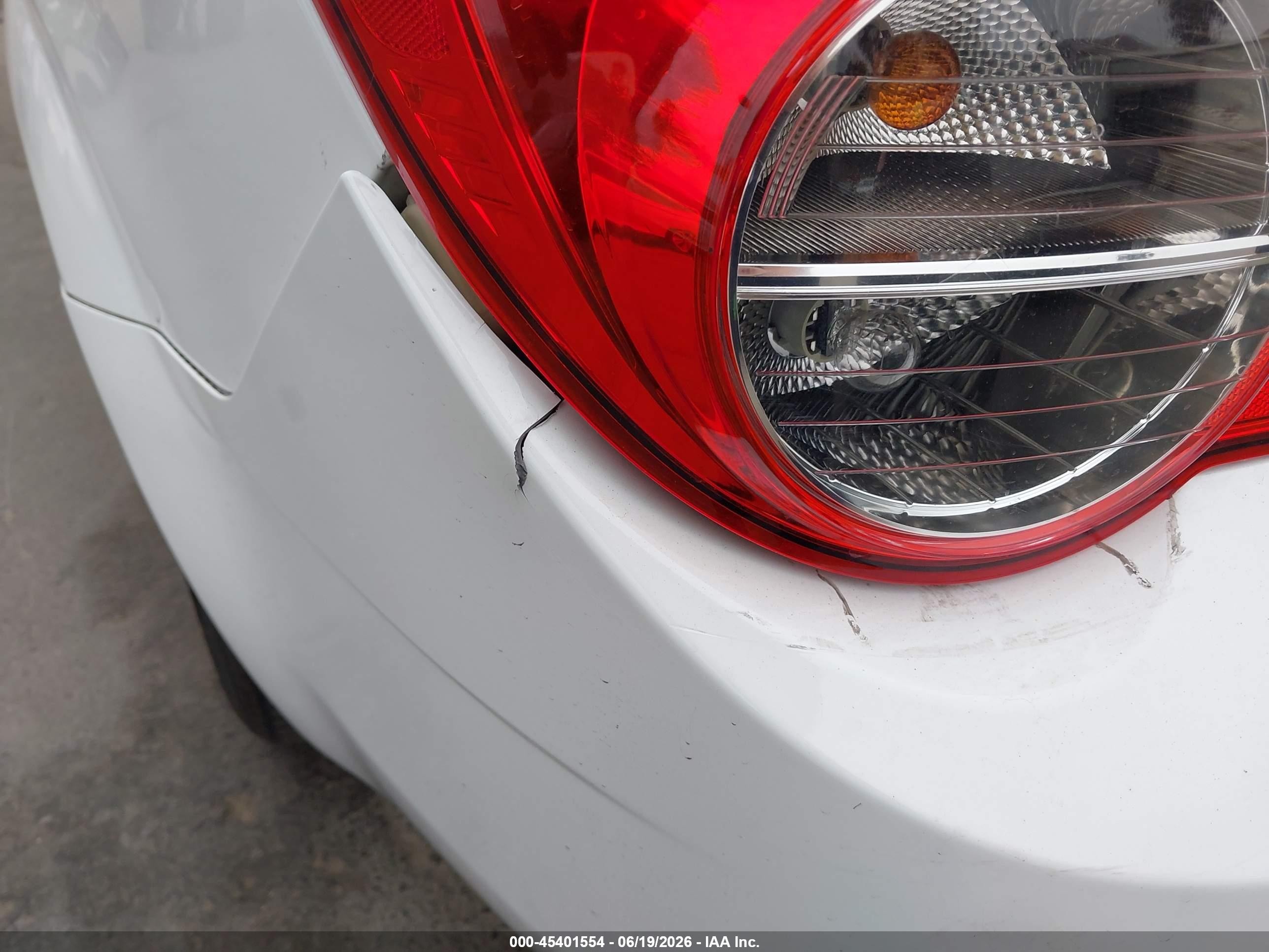 2013 Chevrolet Sonic Lt Auto Белый vin: 1G1JC5SH6D4220472