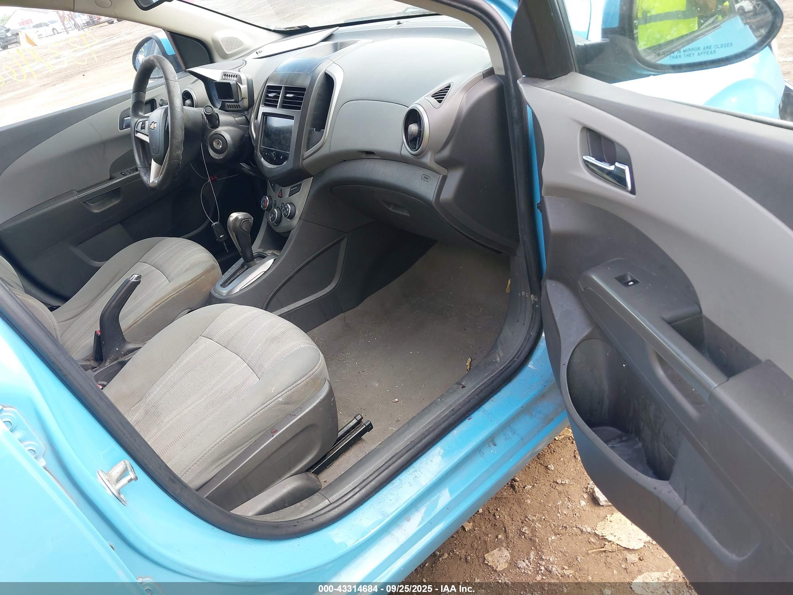 2014 Chevrolet Sonic Lt Auto Light Blue vin: 1G1JC5SH6E4154975