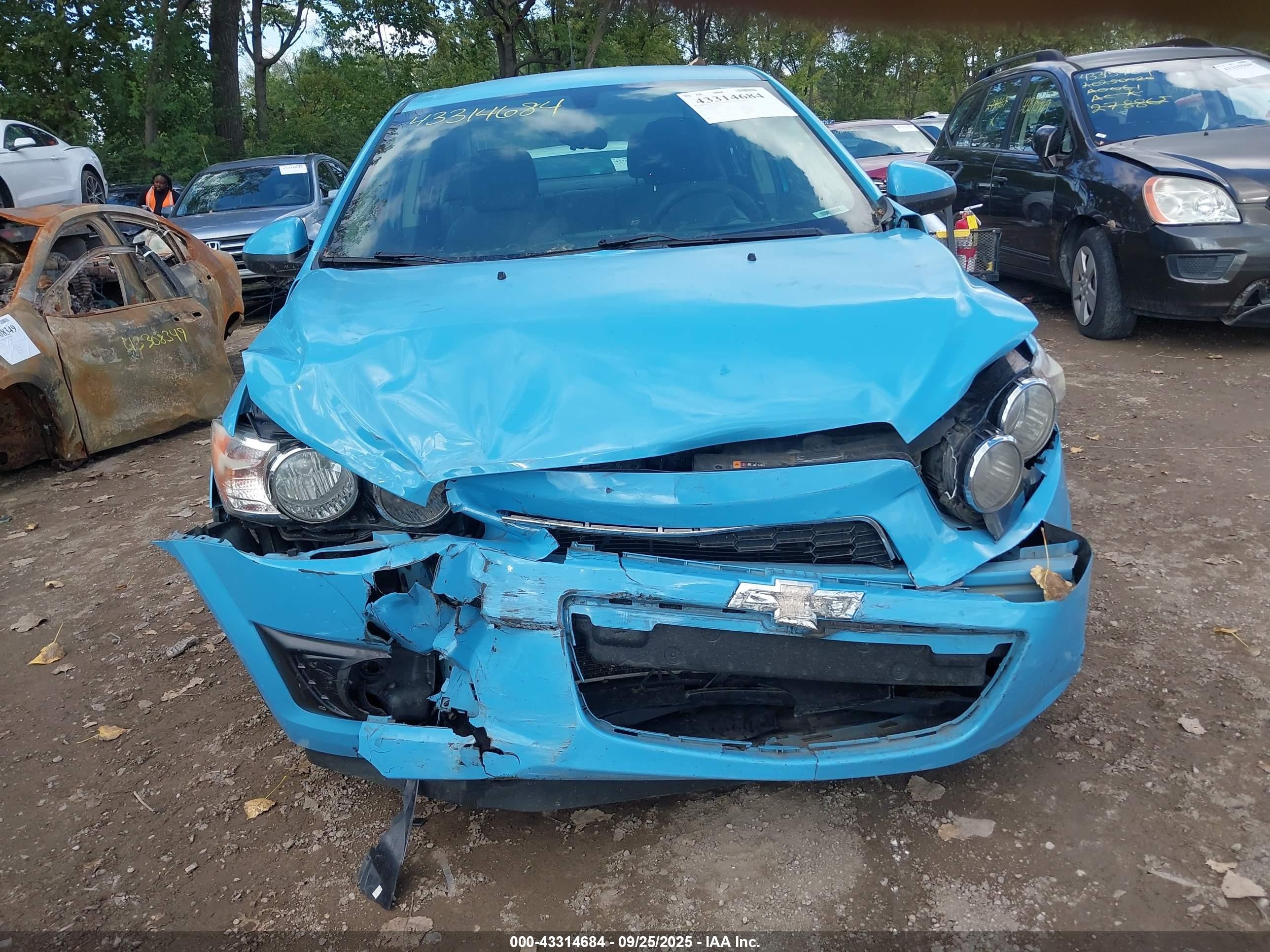 2014 Chevrolet Sonic Lt Auto Light Blue vin: 1G1JC5SH6E4154975
