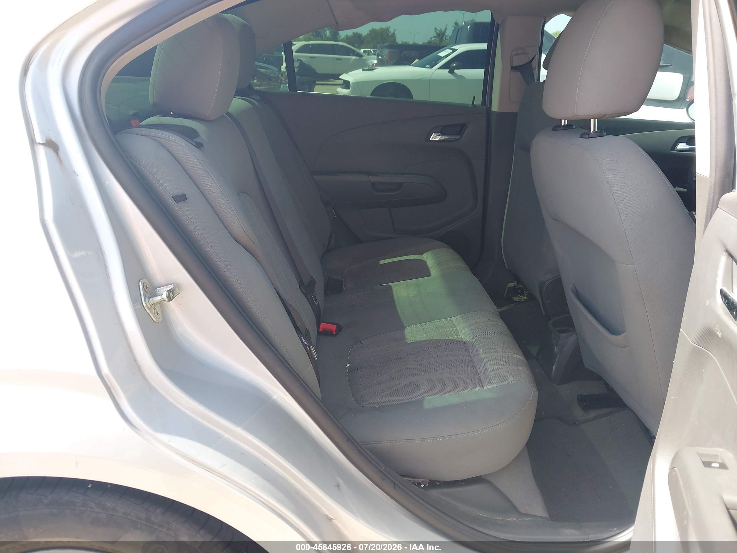 2013 Chevrolet Sonic Lt Auto Серебряный vin: 1G1JC5SH8D4196319