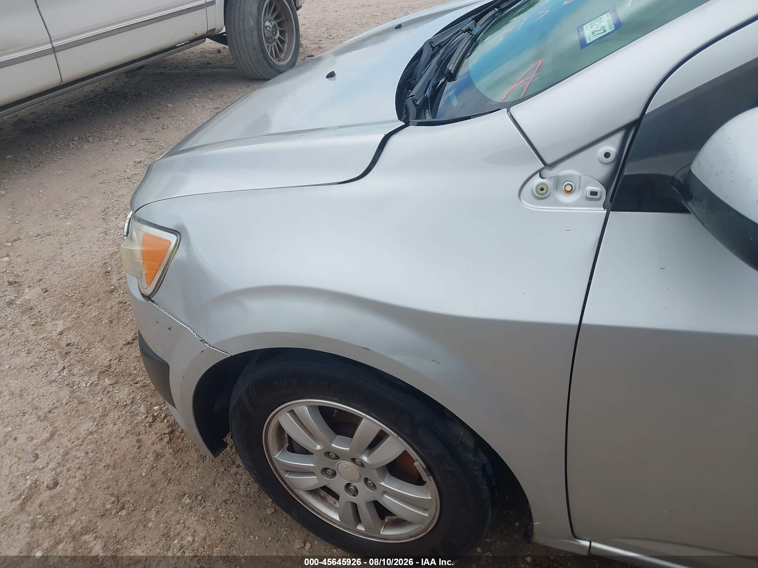 2013 Chevrolet Sonic Lt Auto Серебряный vin: 1G1JC5SH8D4196319