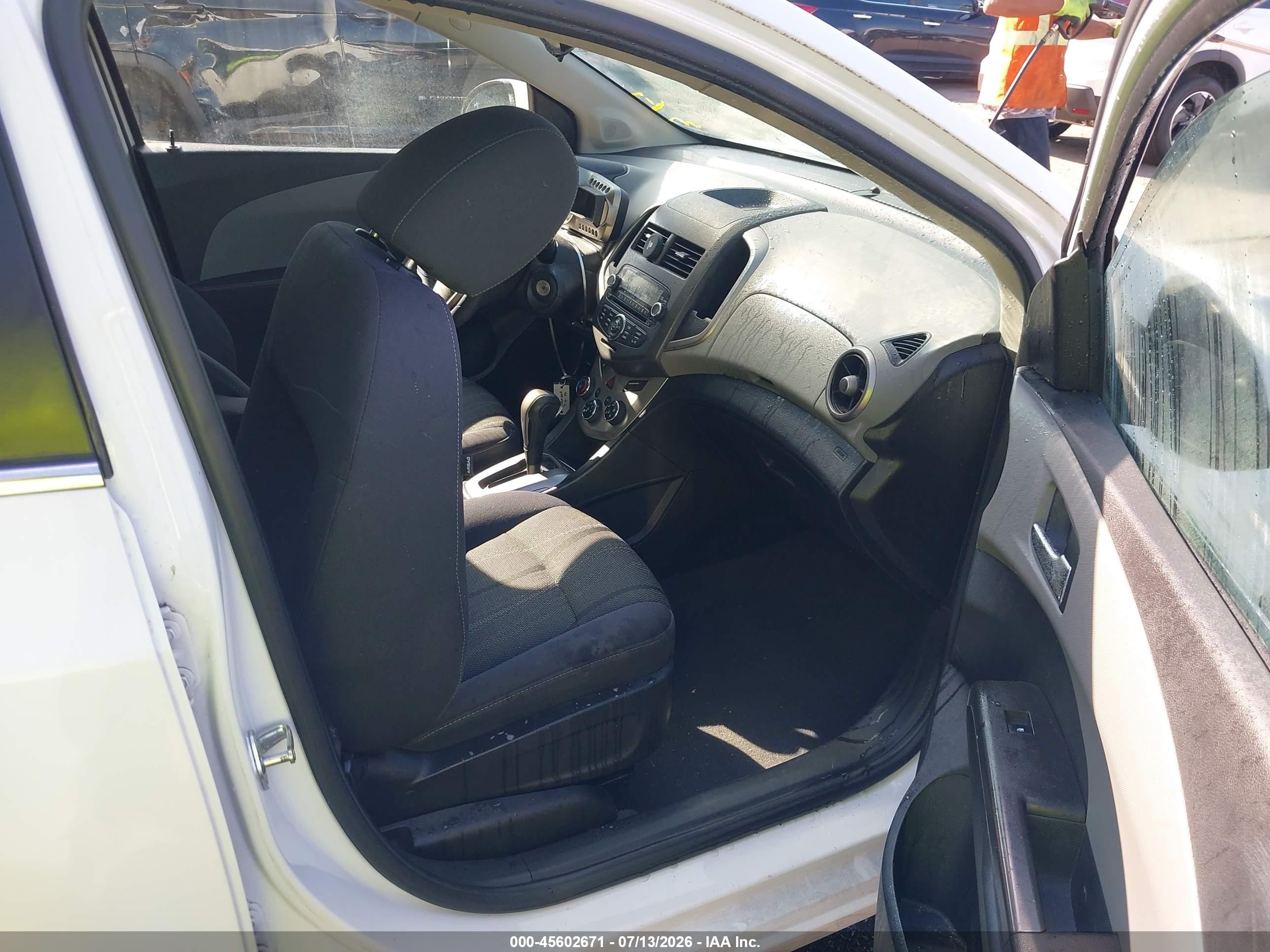 2014 Chevrolet Sonic Lt Auto Белый vin: 1G1JC5SH9E4103003