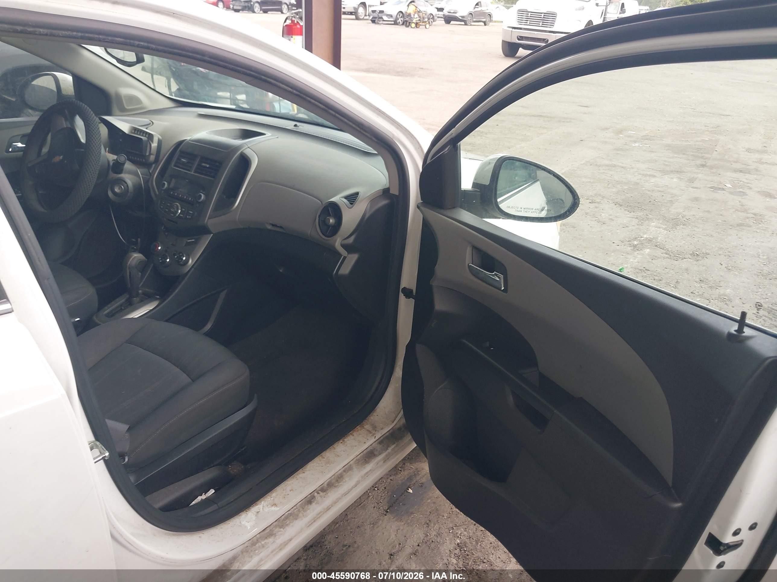 2015 Chevrolet Sonic Lt Auto White vin: 1G1JC5SH9F4111569
