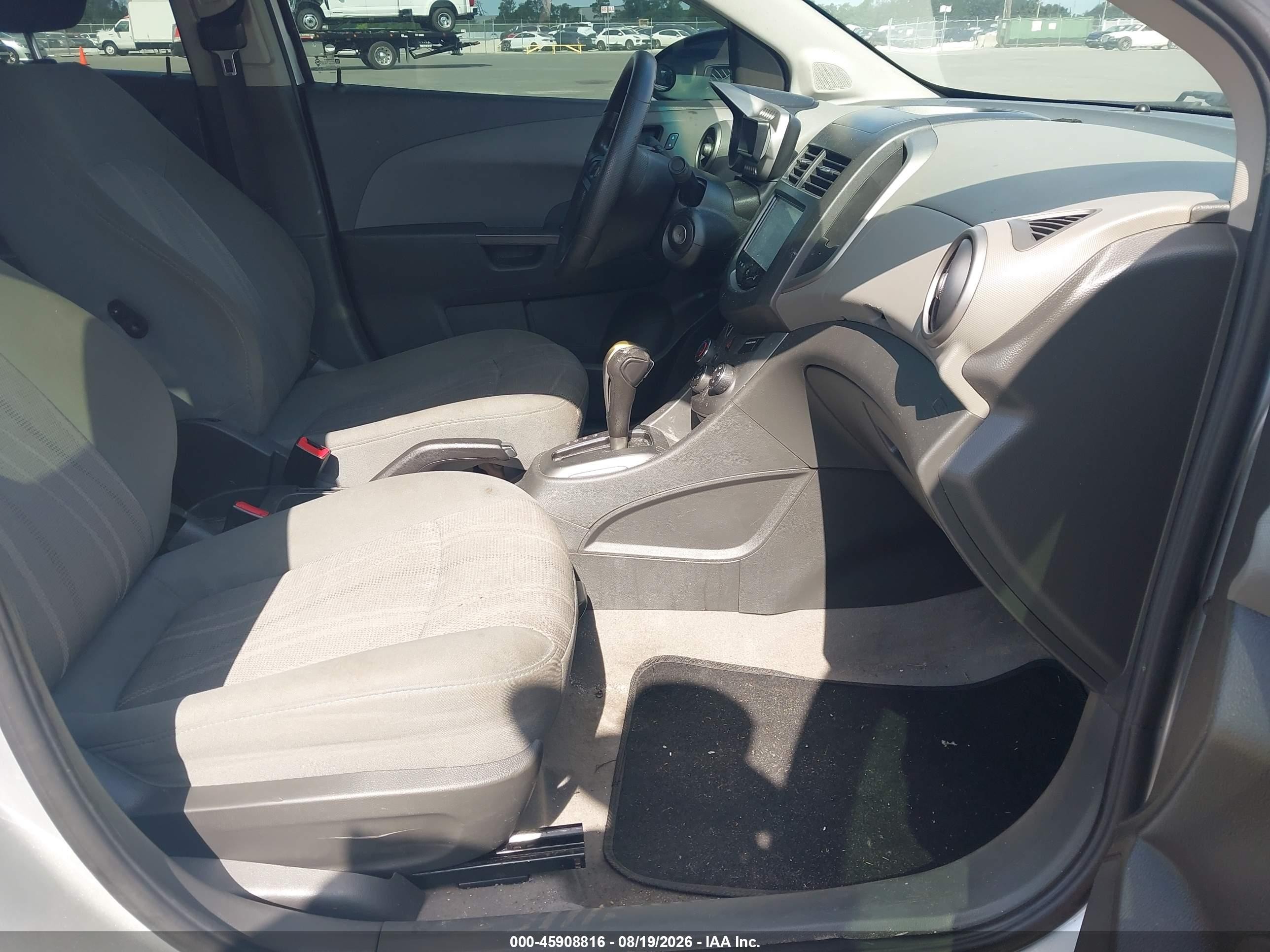 2015 Chevrolet Sonic Lt Auto Silver vin: 1G1JC5SH9F4117131