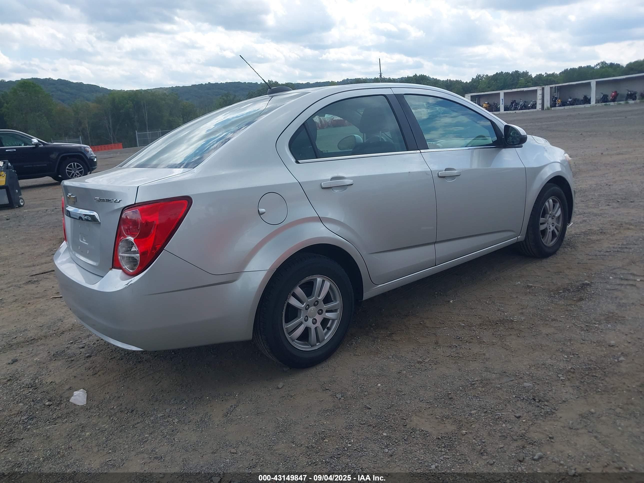 2015 Chevrolet Sonic Lt Auto Silver vin: 1G1JC5SH9F4158259