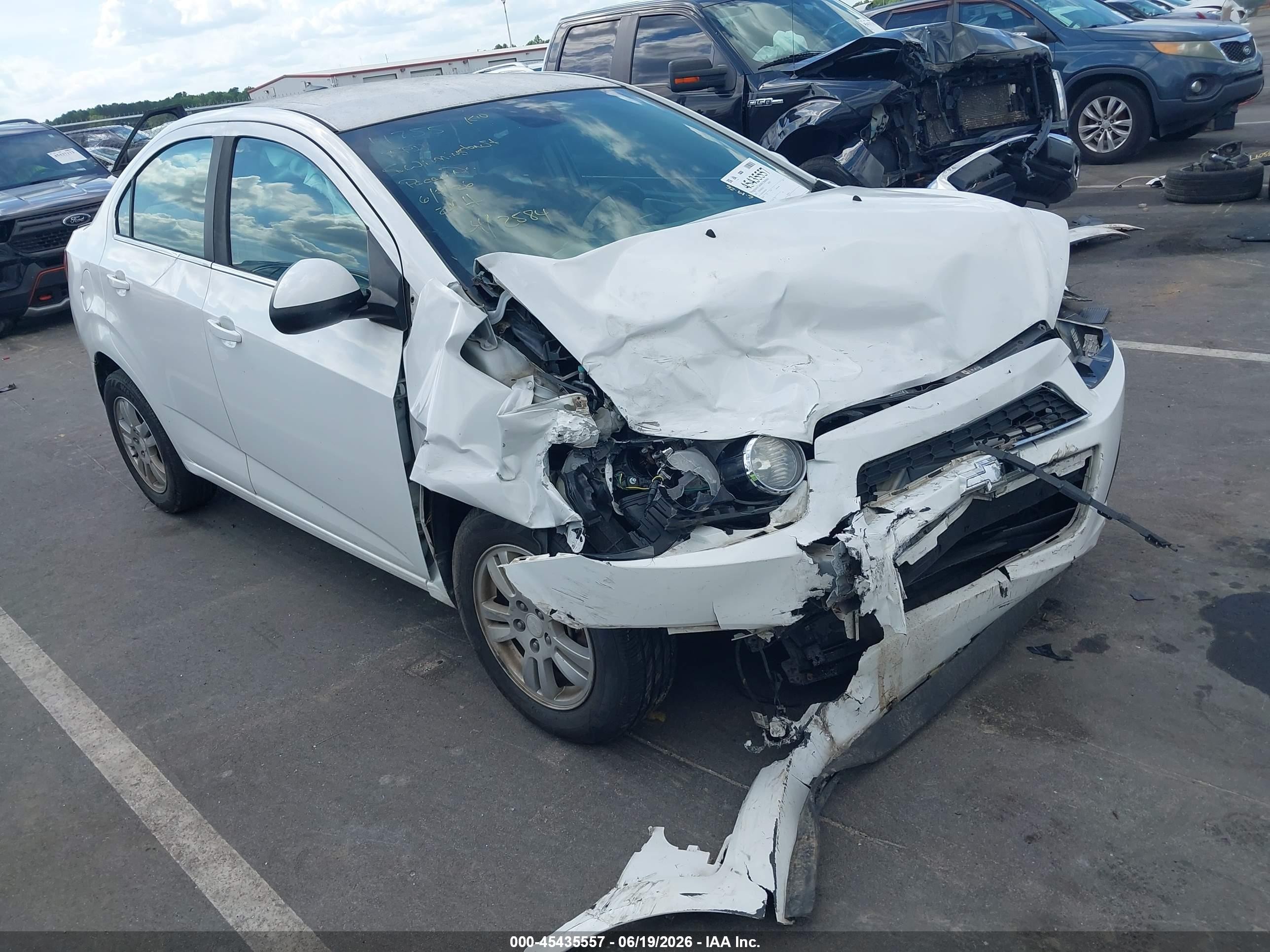 2013 Chevrolet Sonic Lt Auto Белый vin: 1G1JC5SHXD4142584