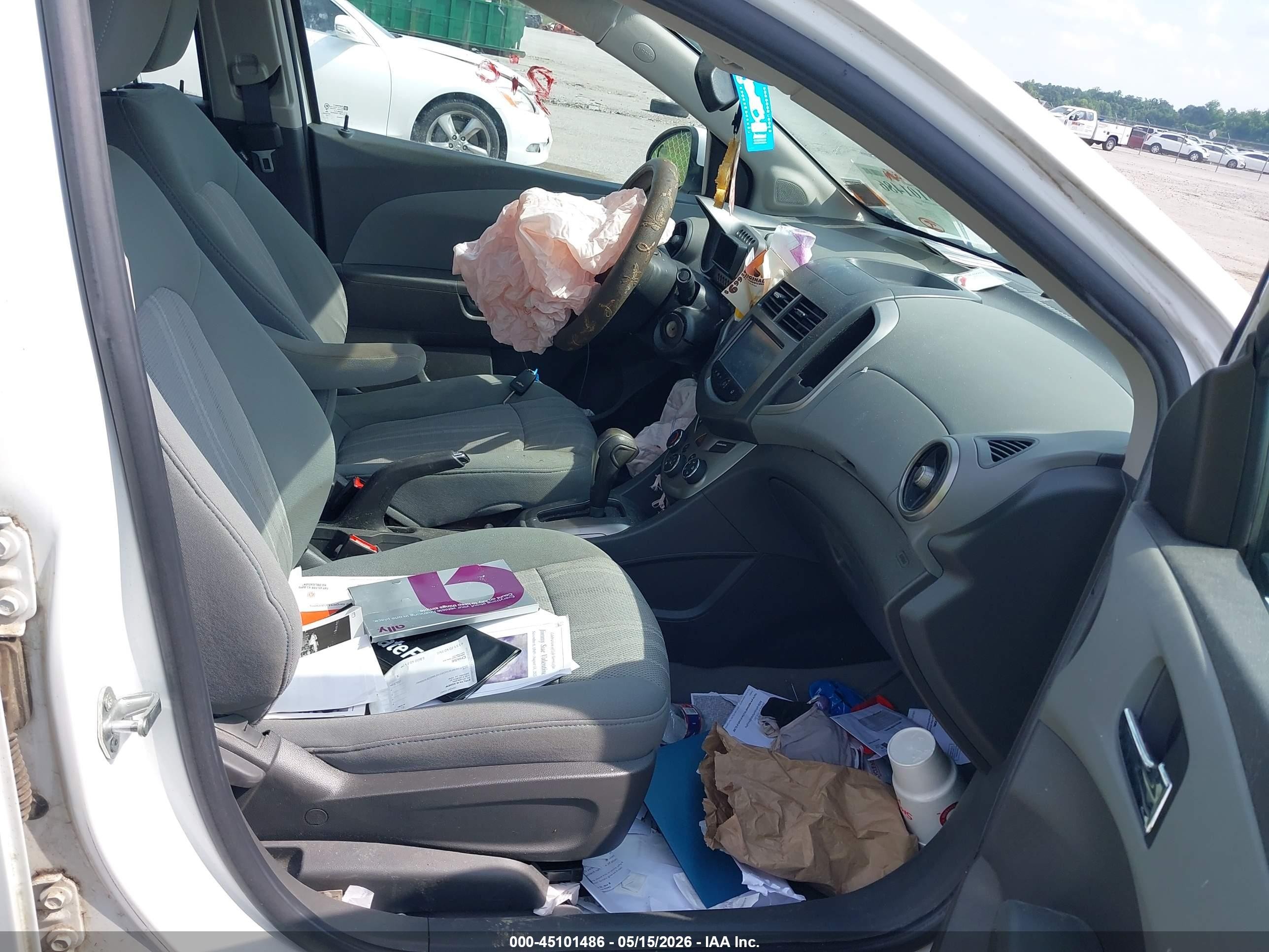 2014 Chevrolet Sonic Lt Auto Белый vin: 1G1JC5SHXE4206835