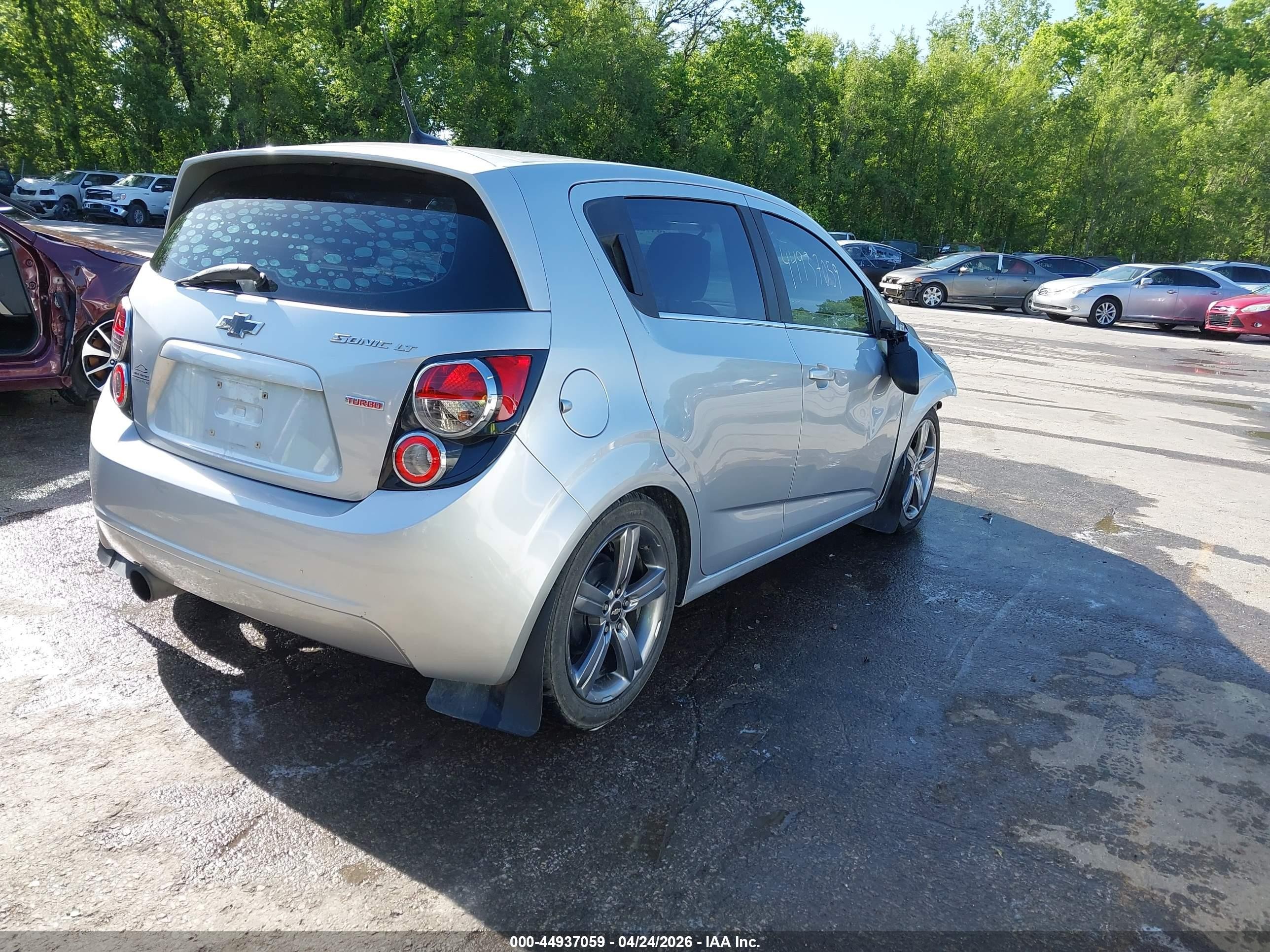 2014 Chevrolet Sonic Lt Auto Серебряный vin: 1G1JC6SB0E4179369