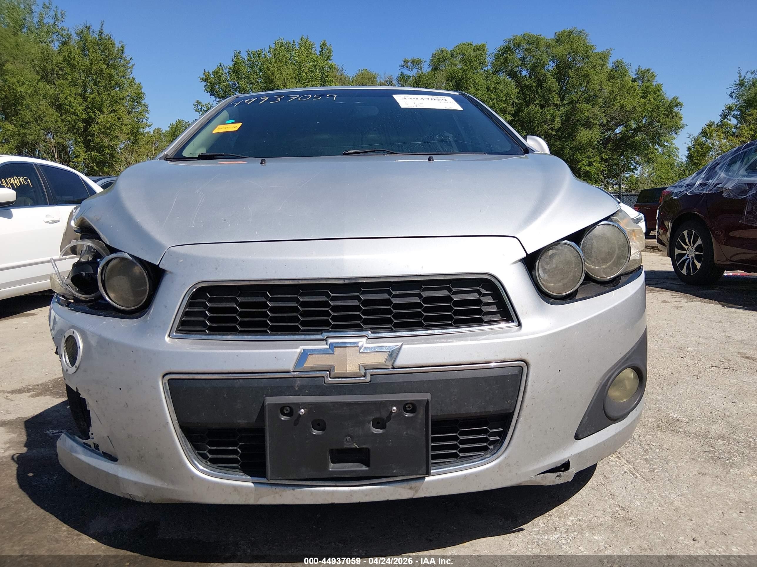 2014 Chevrolet Sonic Lt Auto Серебряный vin: 1G1JC6SB0E4179369