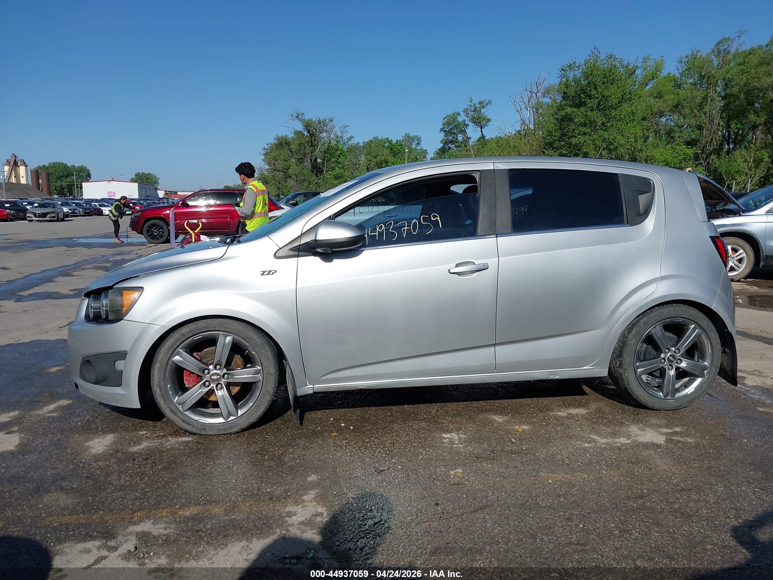 2014 Chevrolet Sonic Lt Auto Серебряный vin: 1G1JC6SB0E4179369
