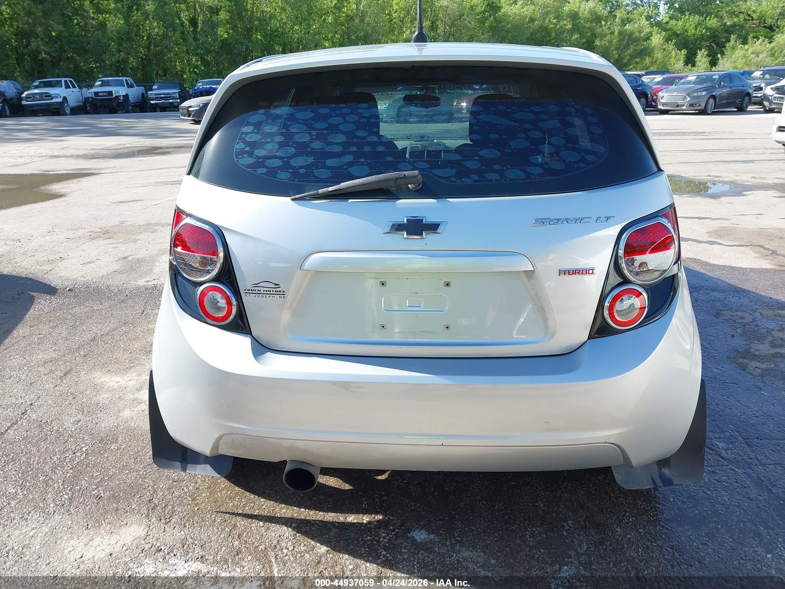 2014 Chevrolet Sonic Lt Auto Серебряный vin: 1G1JC6SB0E4179369