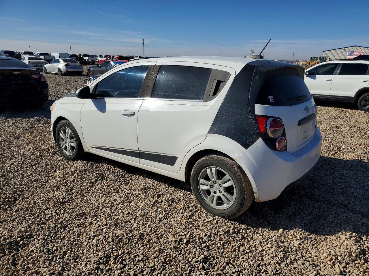 2015 Chevrolet Sonic Lt Белый vin: 1G1JC6SB1F4215913