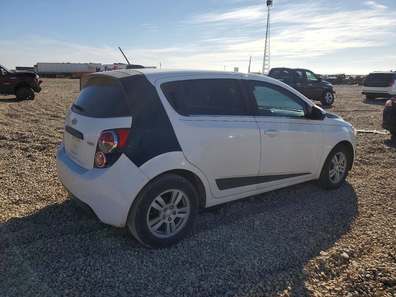2015 Chevrolet Sonic Lt Белый vin: 1G1JC6SB1F4215913