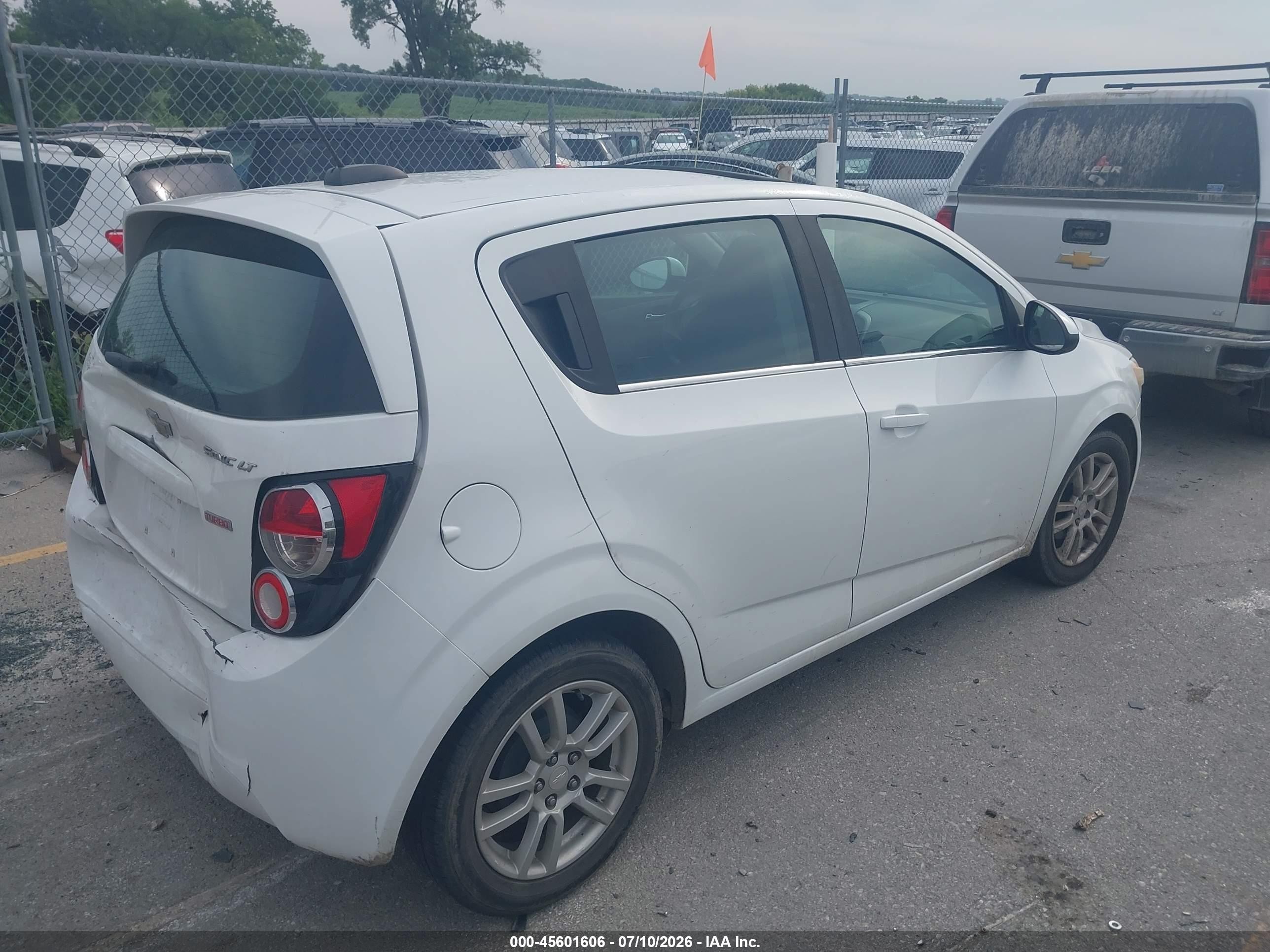 2015 Chevrolet Sonic Lt Auto White vin: 1G1JC6SB2F4170965