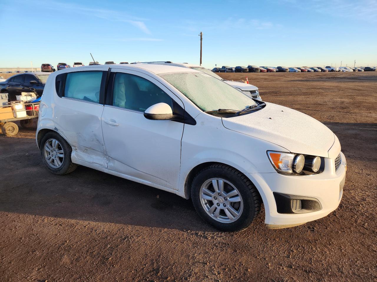 2016 Chevrolet Sonic Lt White vin: 1G1JC6SB2G4171695