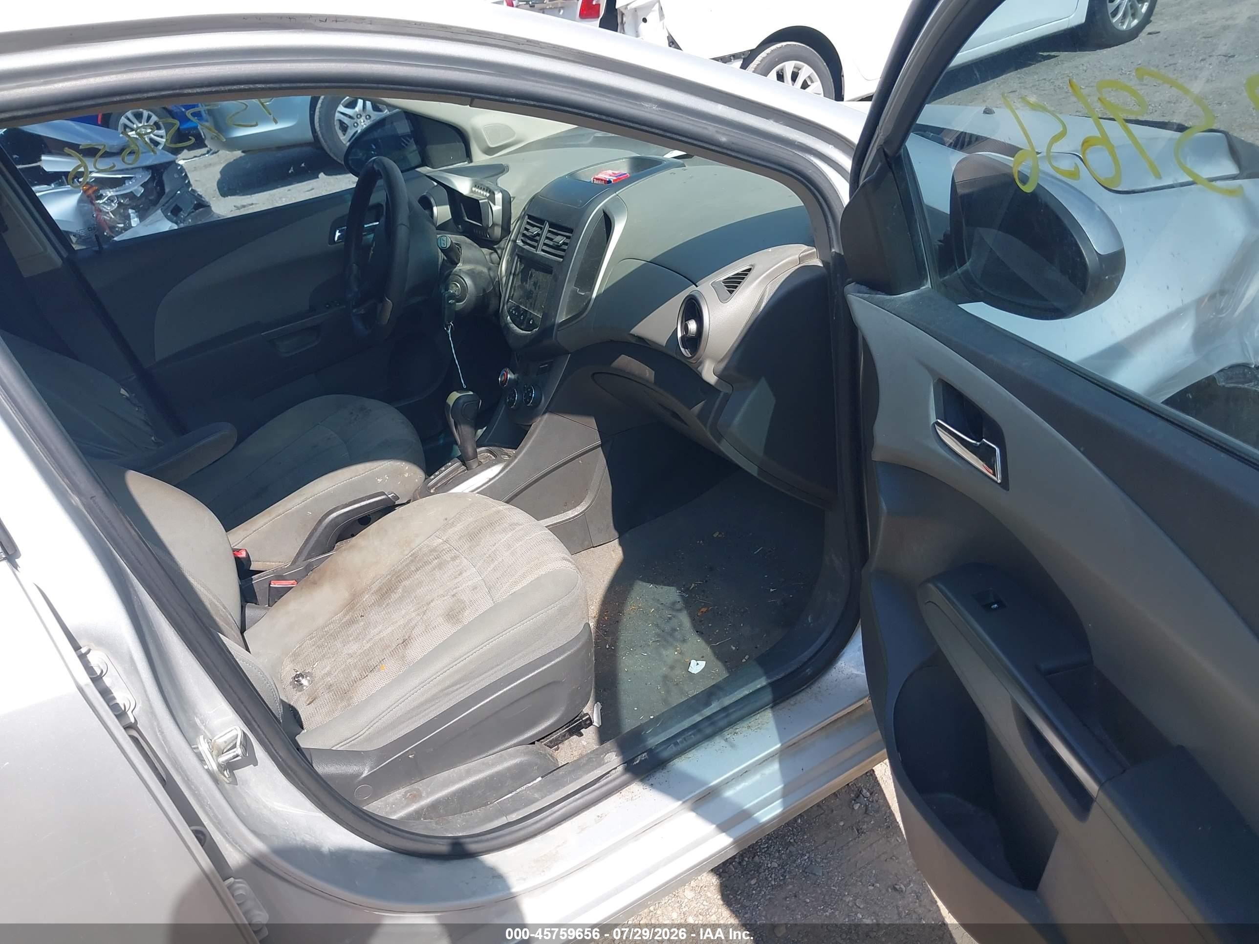 2013 Chevrolet Sonic Lt Auto Серебряный vin: 1G1JC6SB3D4143870
