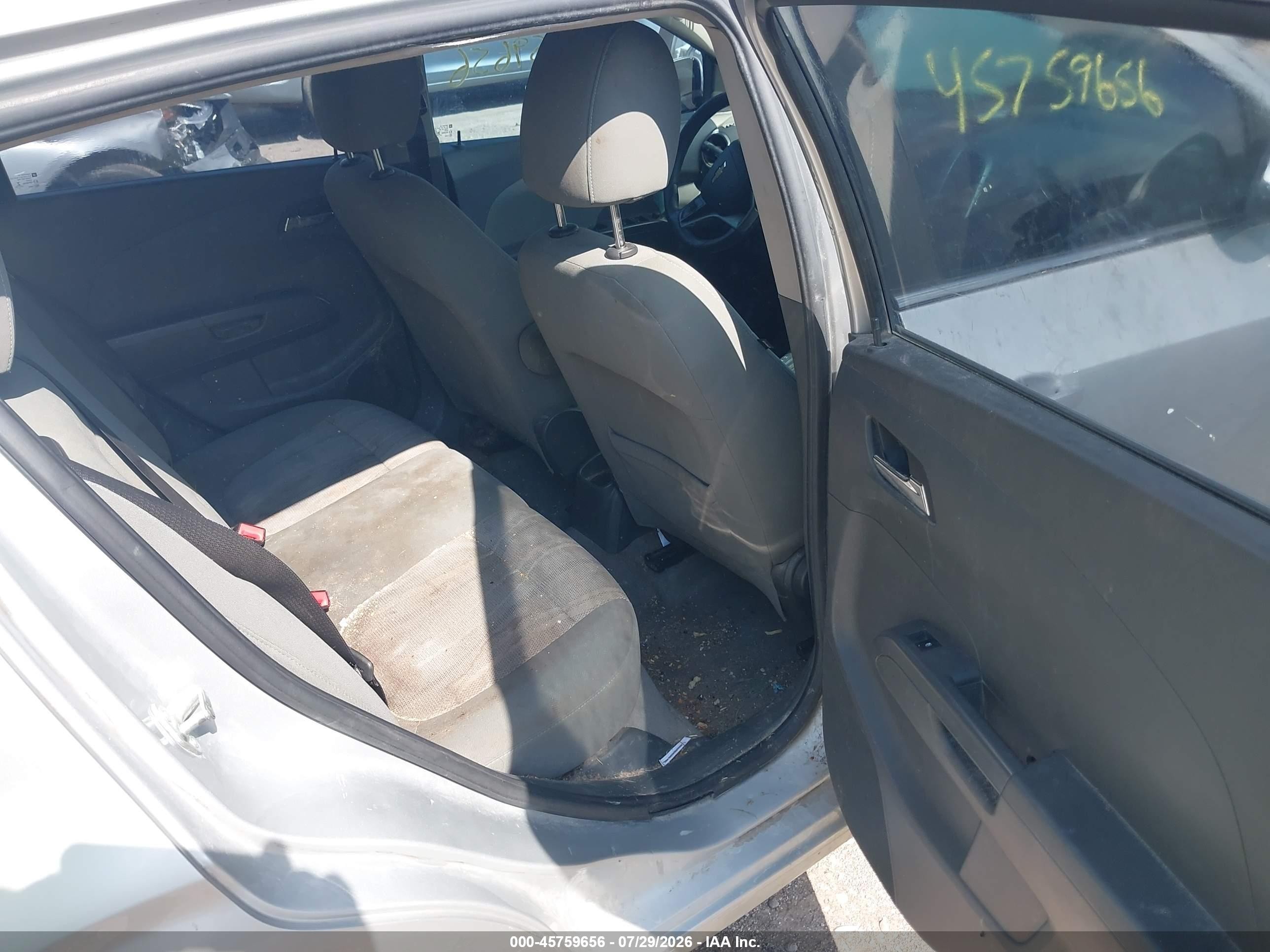 2013 Chevrolet Sonic Lt Auto Серебряный vin: 1G1JC6SB3D4143870