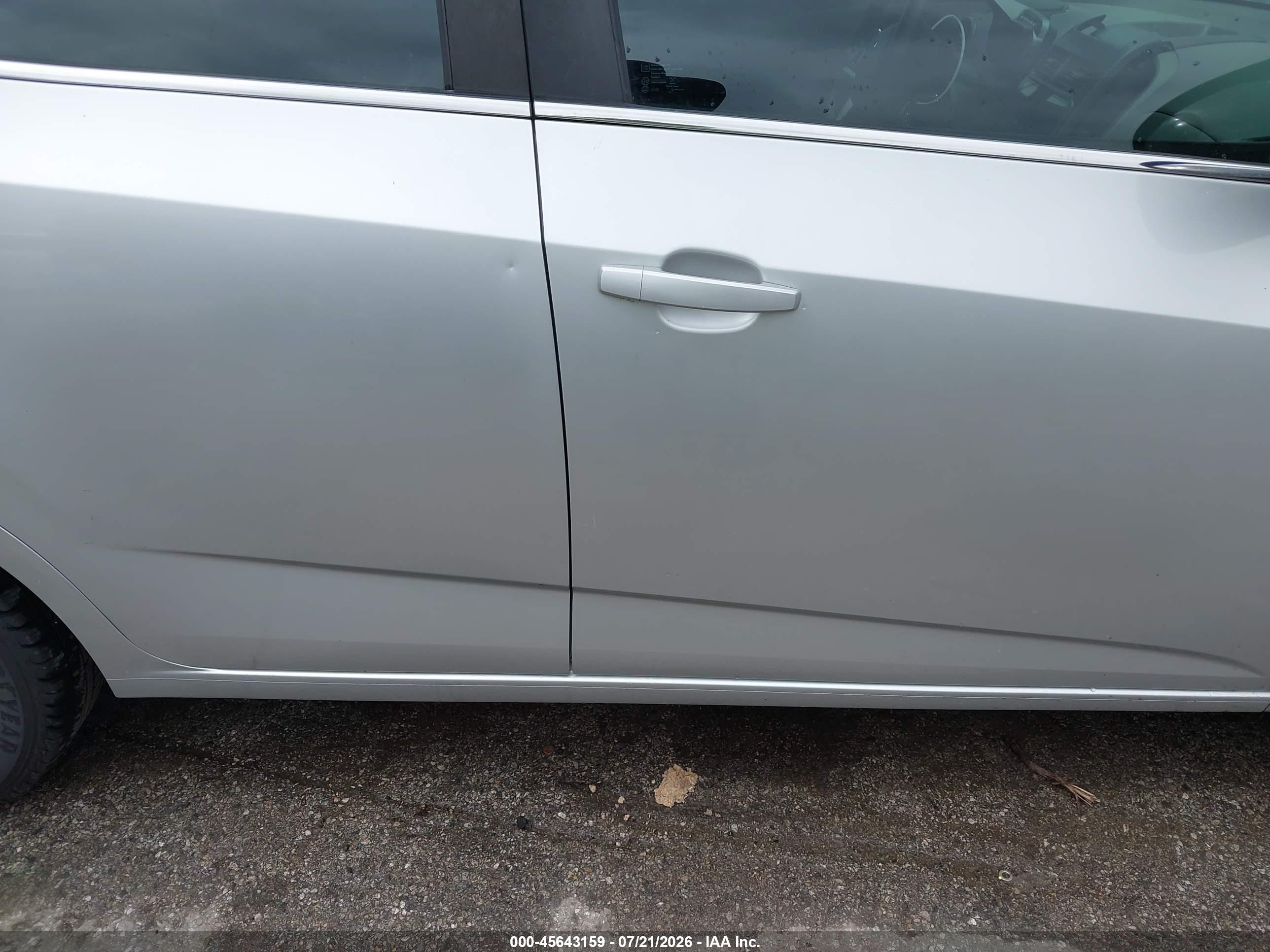 2013 Chevrolet Sonic Lt Auto Silver vin: 1G1JC6SB4D4101563